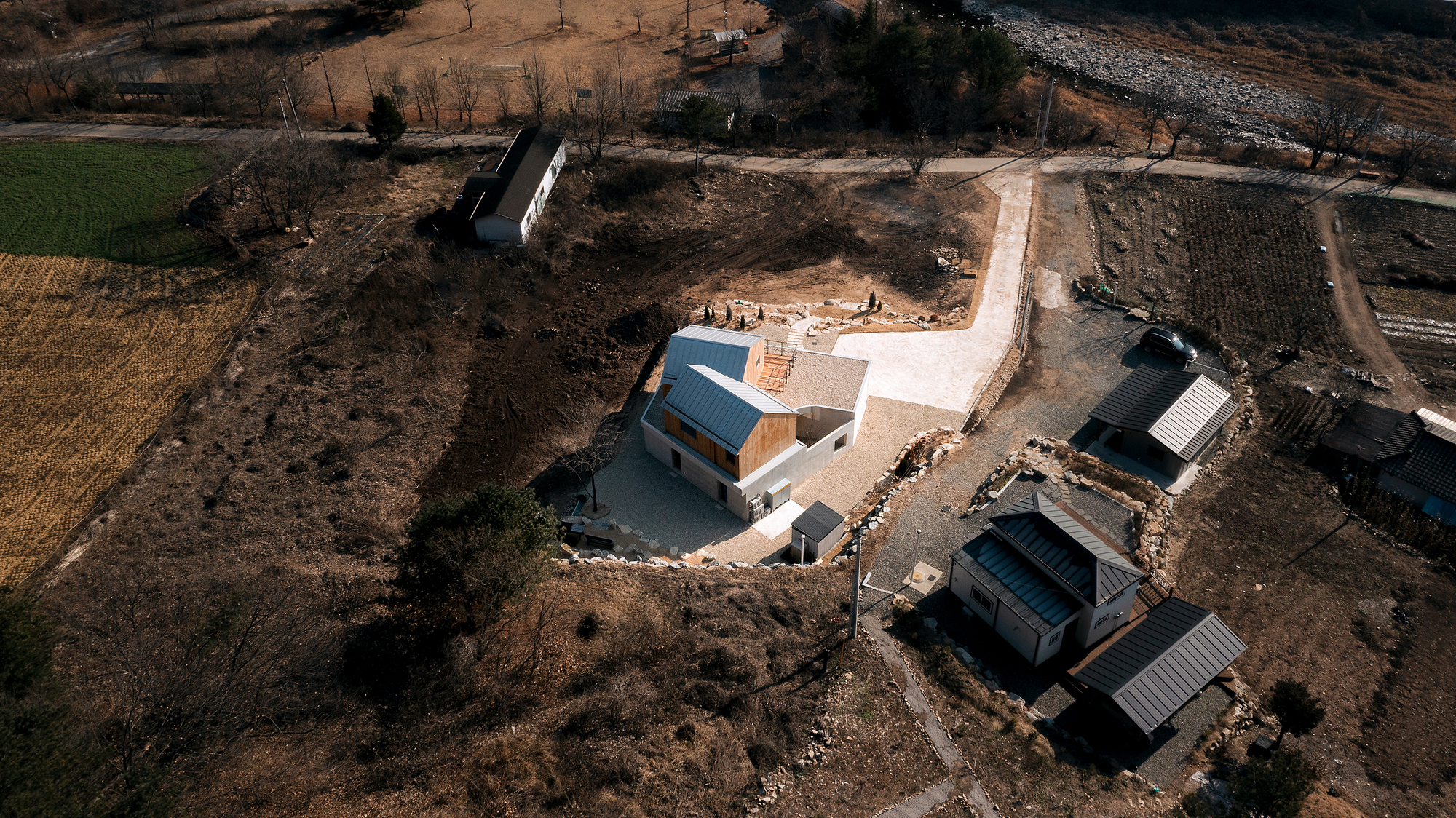 Two Gabled Volumes, One Landscape丨BRBB Architects-32
