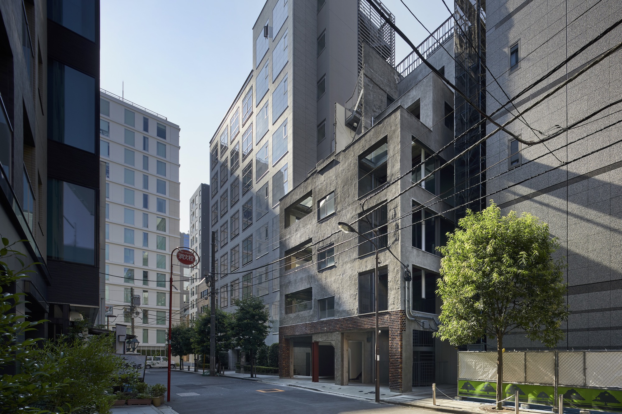 SAISEI Office Building in Kandanishikicho / Saisei Kenchiku Laboratory-9