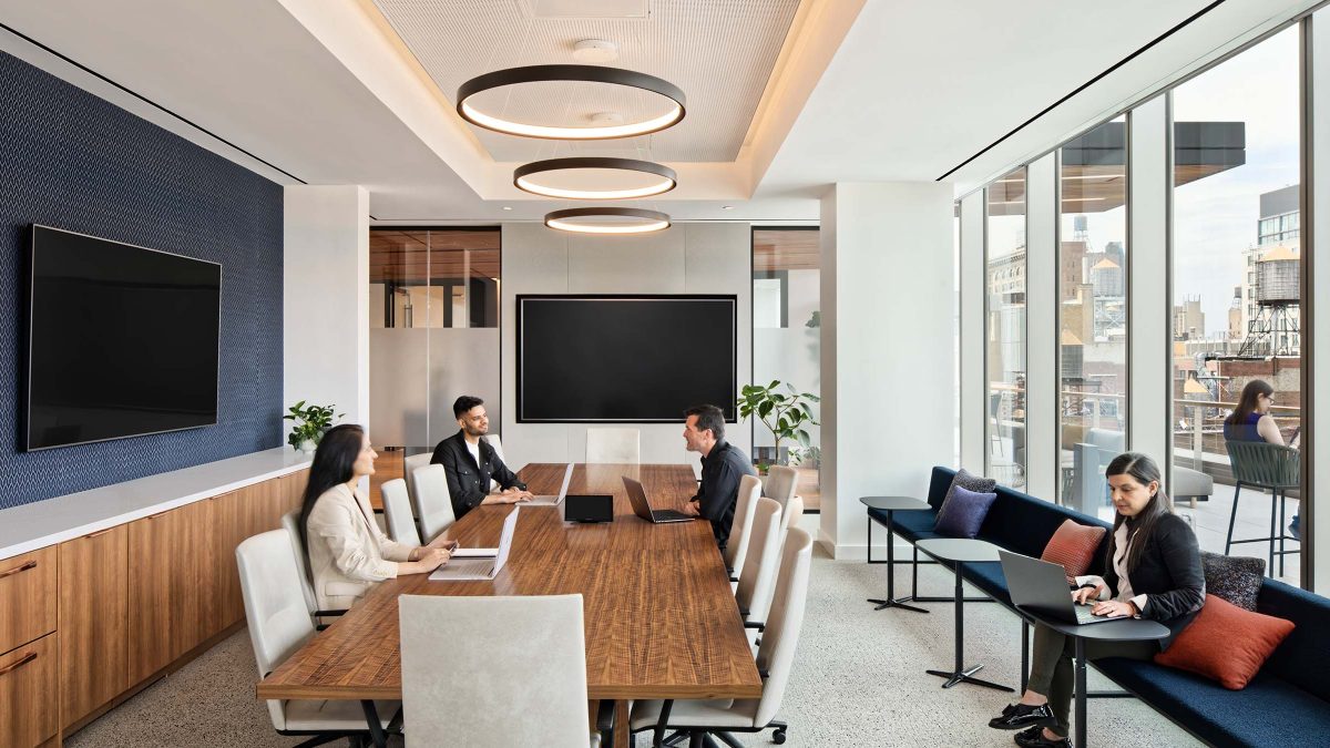 领先金融服务公司，纽约 -1