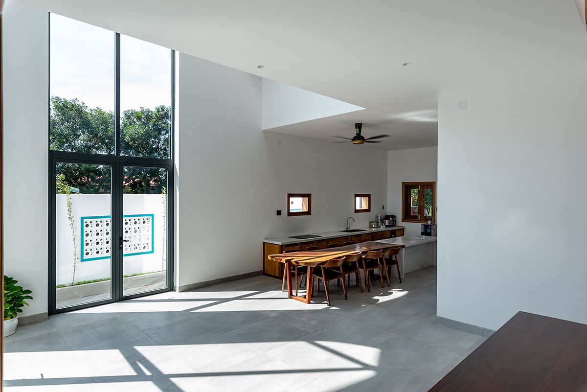 越南 Song Hinh 住宅 | 融合室外景观与室内设计的现代家庭住宅-6