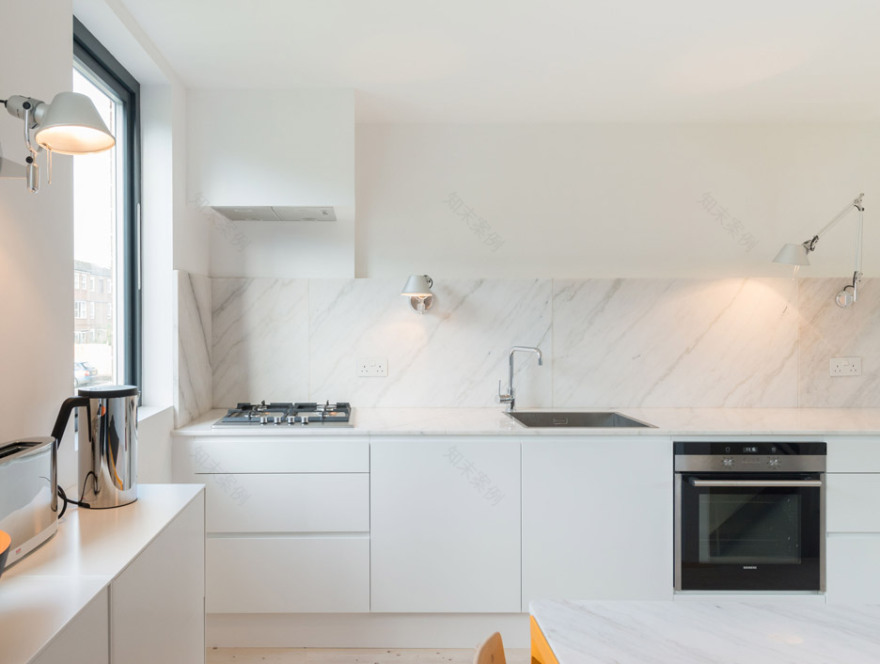 伦敦北部 70 年代议会房翻新成明亮现代住宅-9