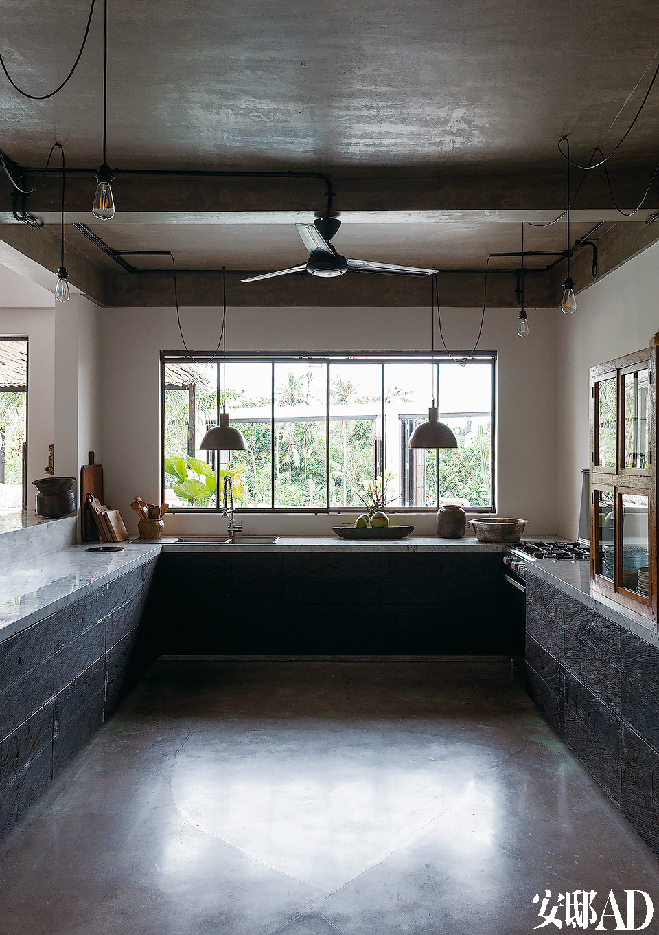 住在巴厘岛的一对工作狂-6