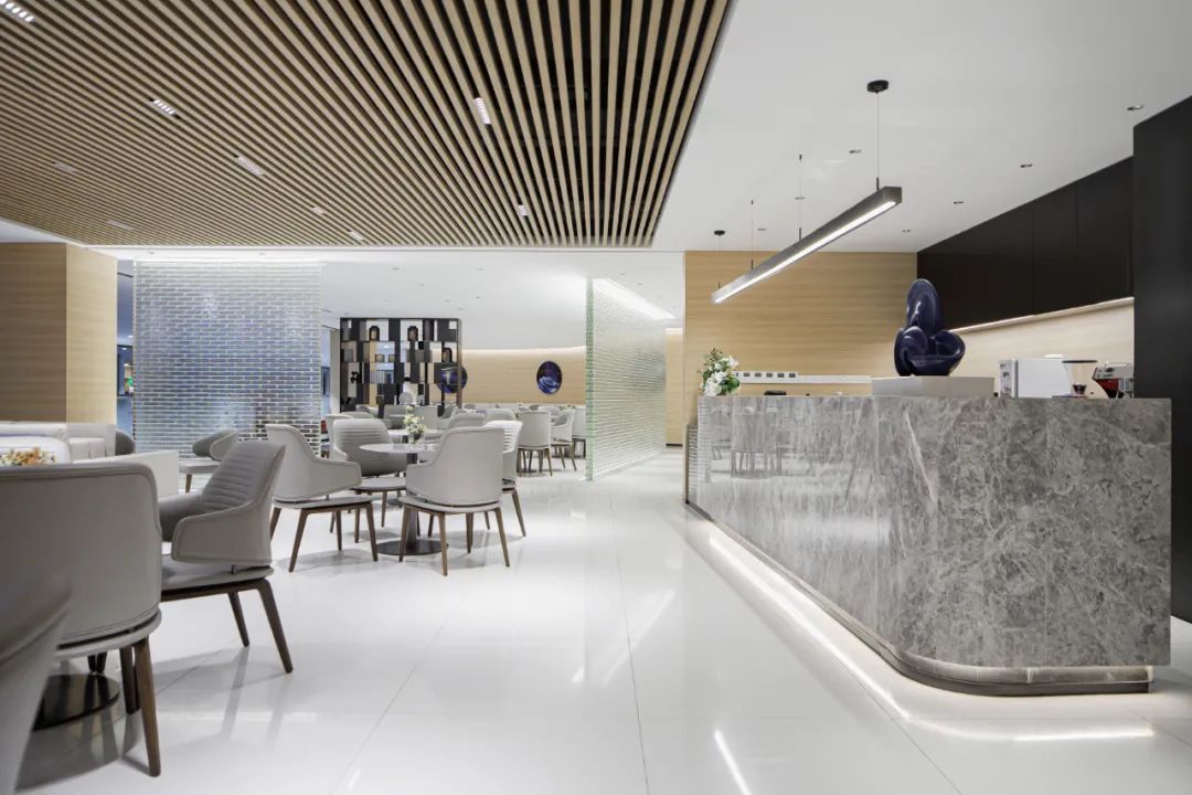 陈子俊  仁孚奔驰4S店改造，德国传统品牌的突破-12