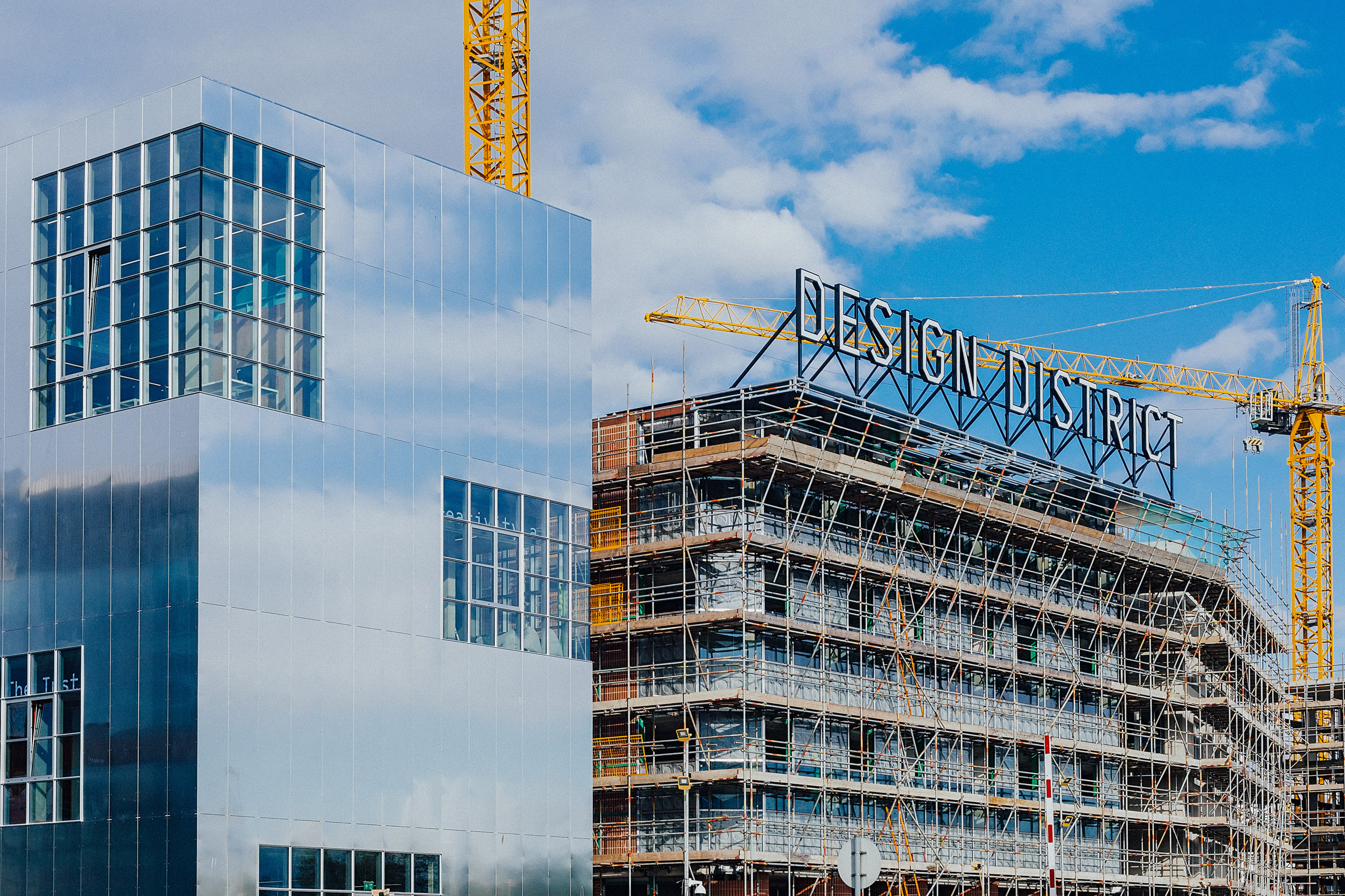 Ravensbourne 大学伦敦设计区建筑 | 反射式外立面与灵活空间-22