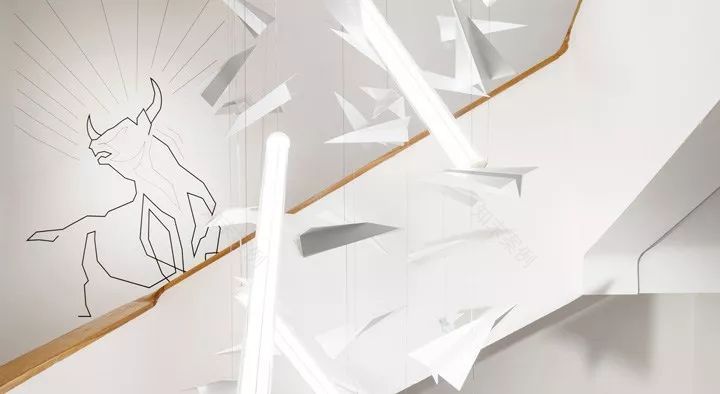 红牛布拉格办公室 | 极简工业风的千禧社区-17