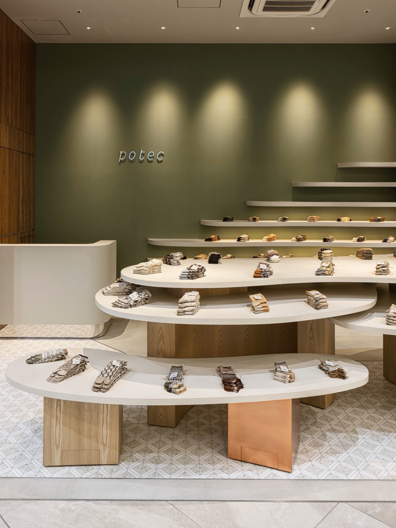 Potec名古屋中日大楼店丨KAMITOPEN,设计师吉田昌弘・田丸明日香-8