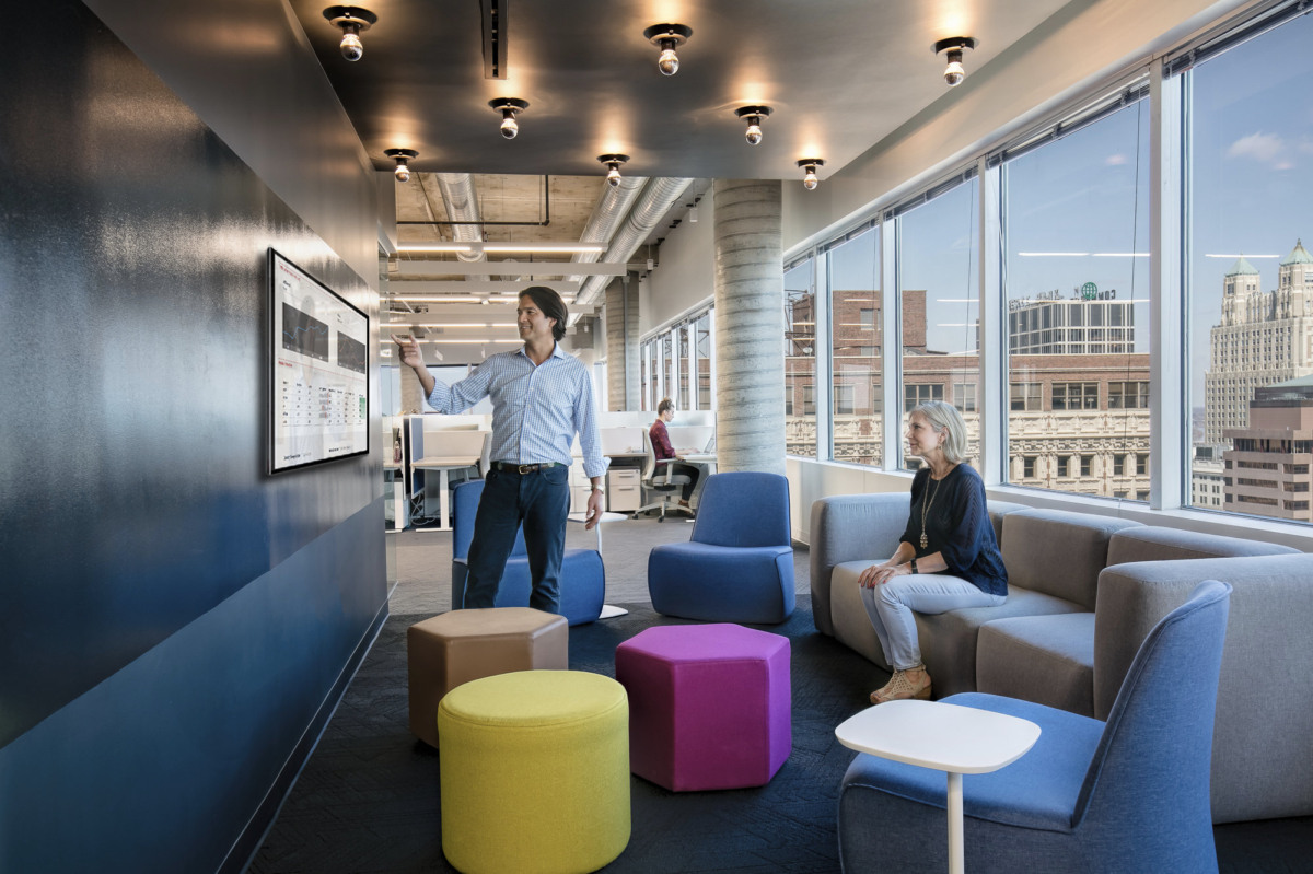 颠覆传统的保险公司办公室设计-15