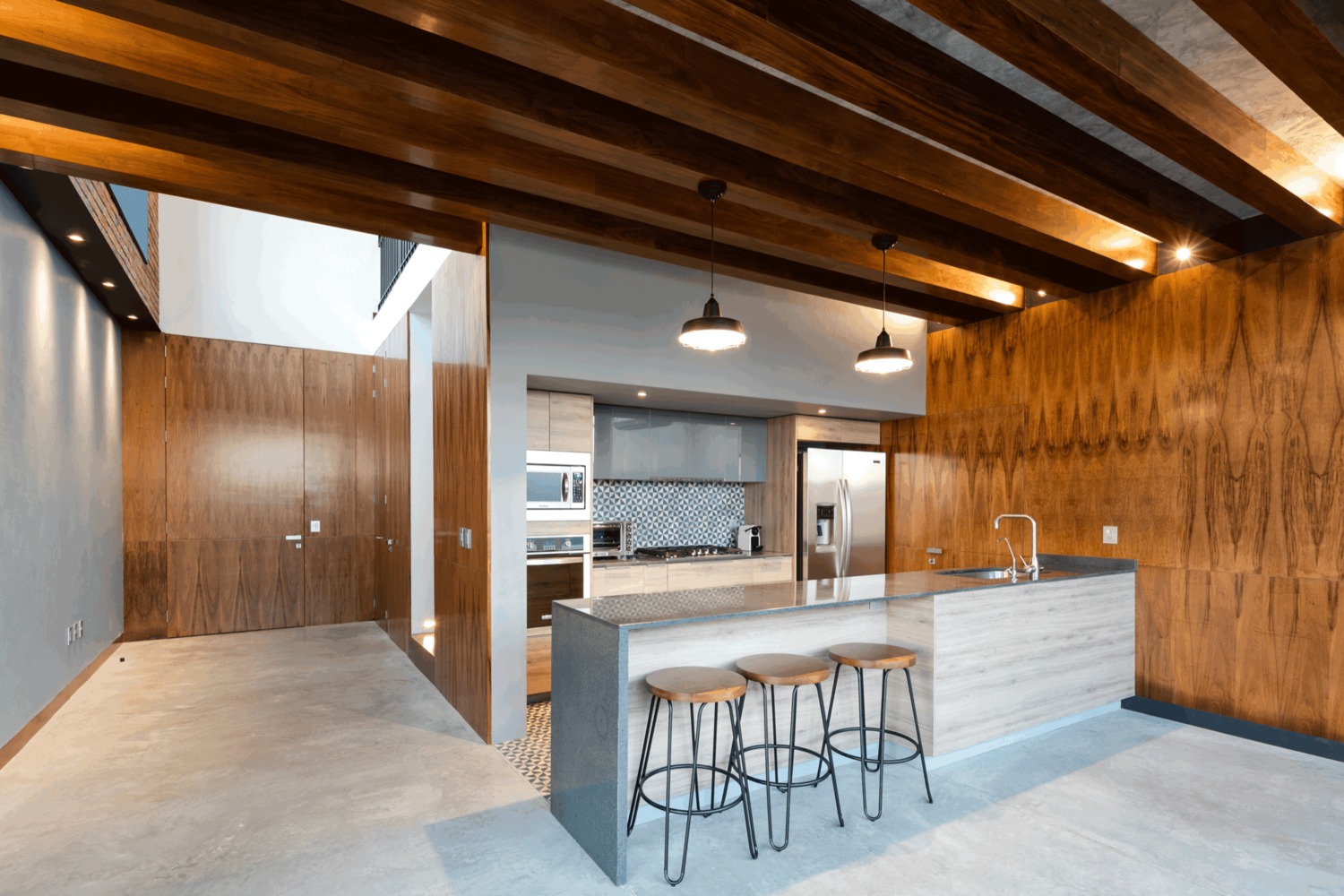 墨西哥 O 住宅 | 双高空间与橡树共生的设计艺术-17