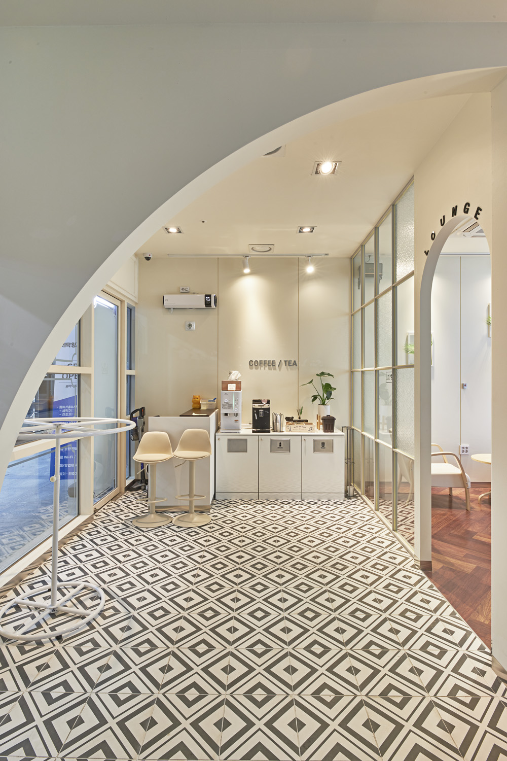 15 坪韩式洗衣房，打造温馨咖啡馆氛围-3