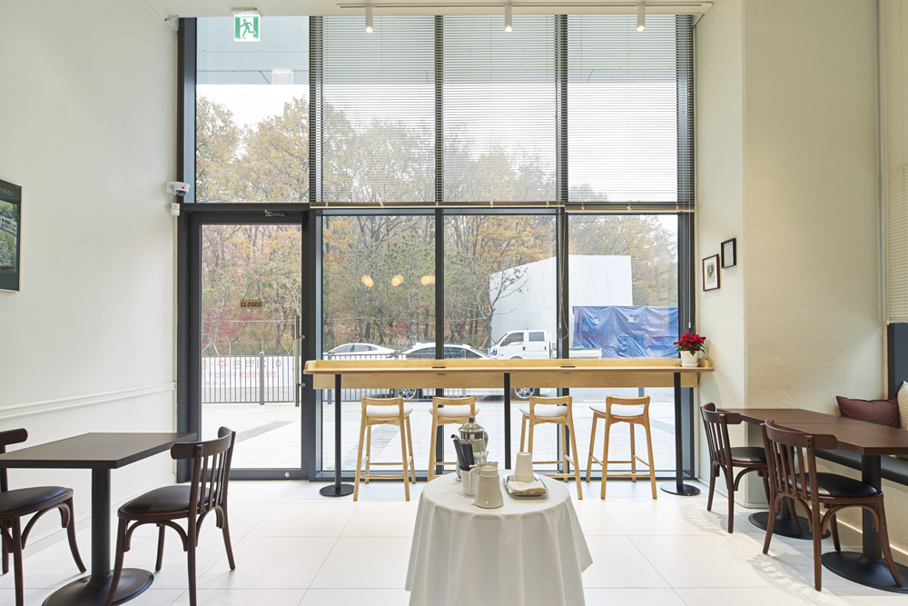 12 坪现代简约咖啡店设计，展现空间魅力-9