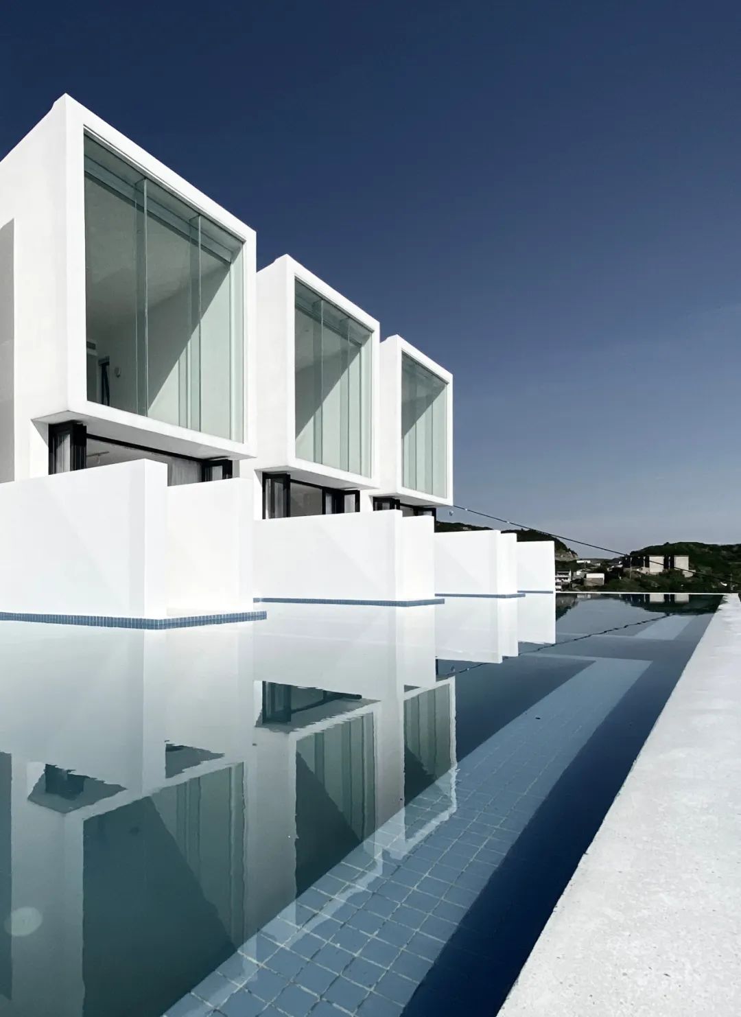 偏远海岛上的简约白色民宿-105