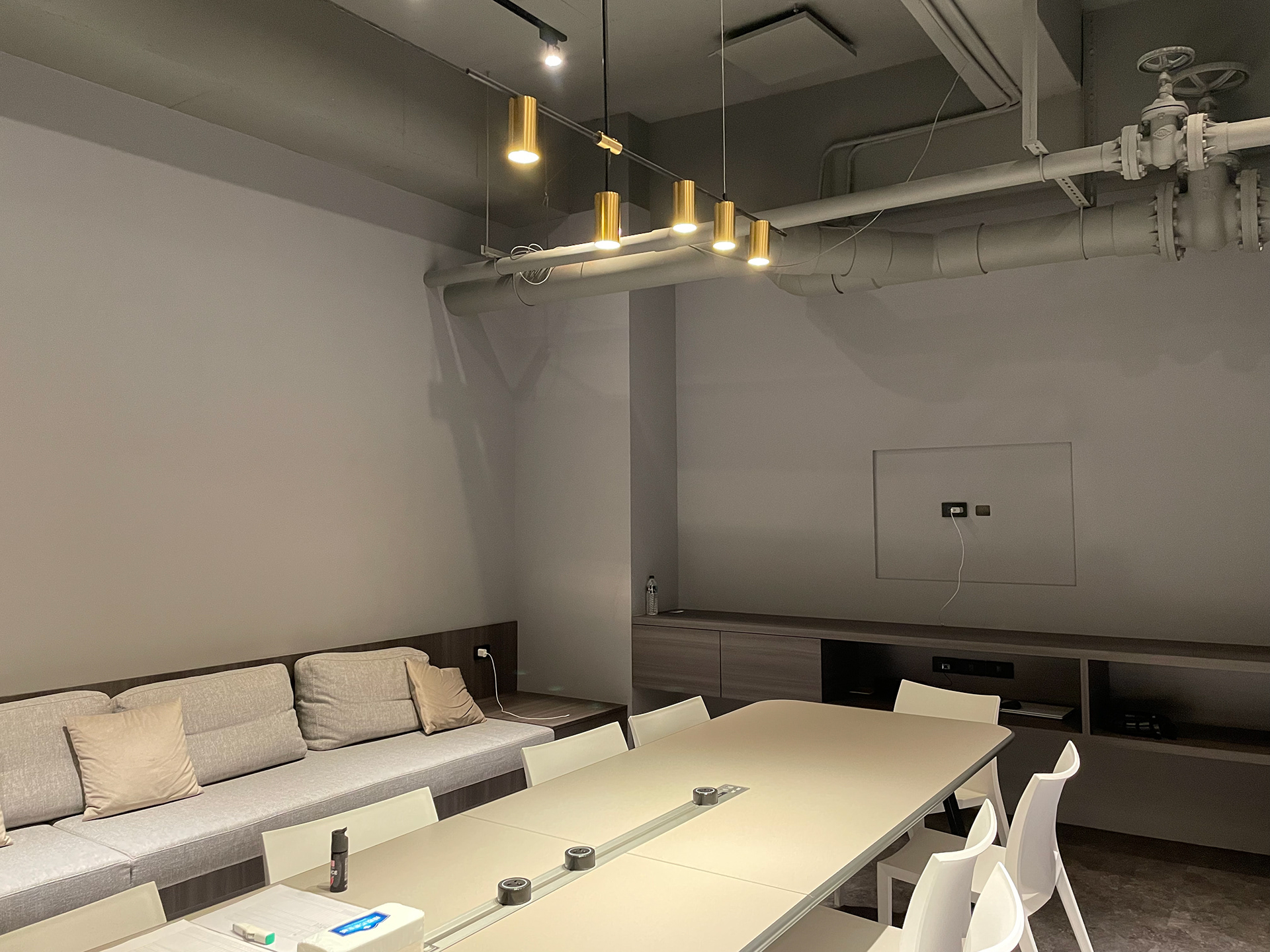 複合商業空間-辦公室 X 格子空間設計在職作品-7