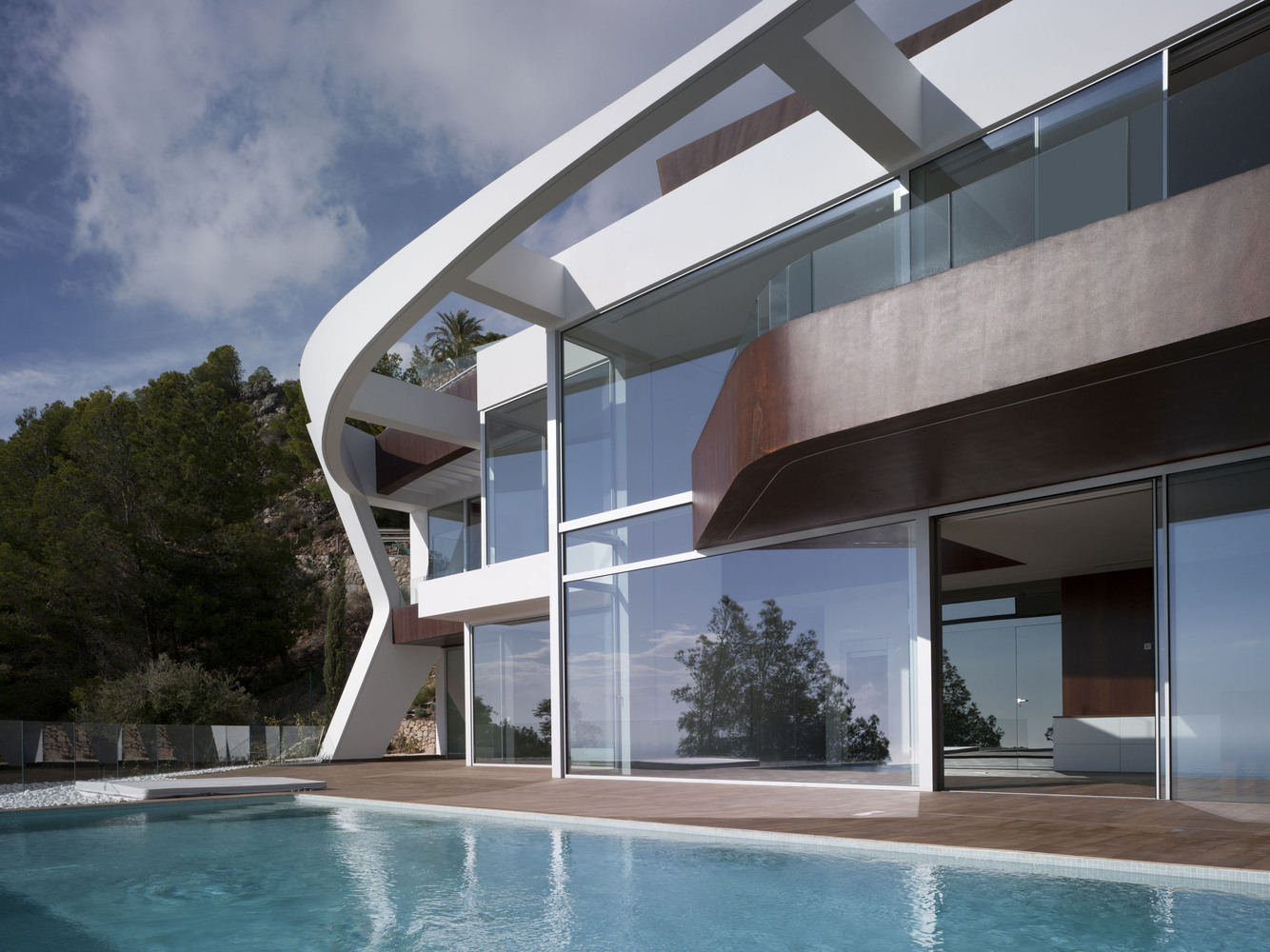 悬浮山间的动态居所-25