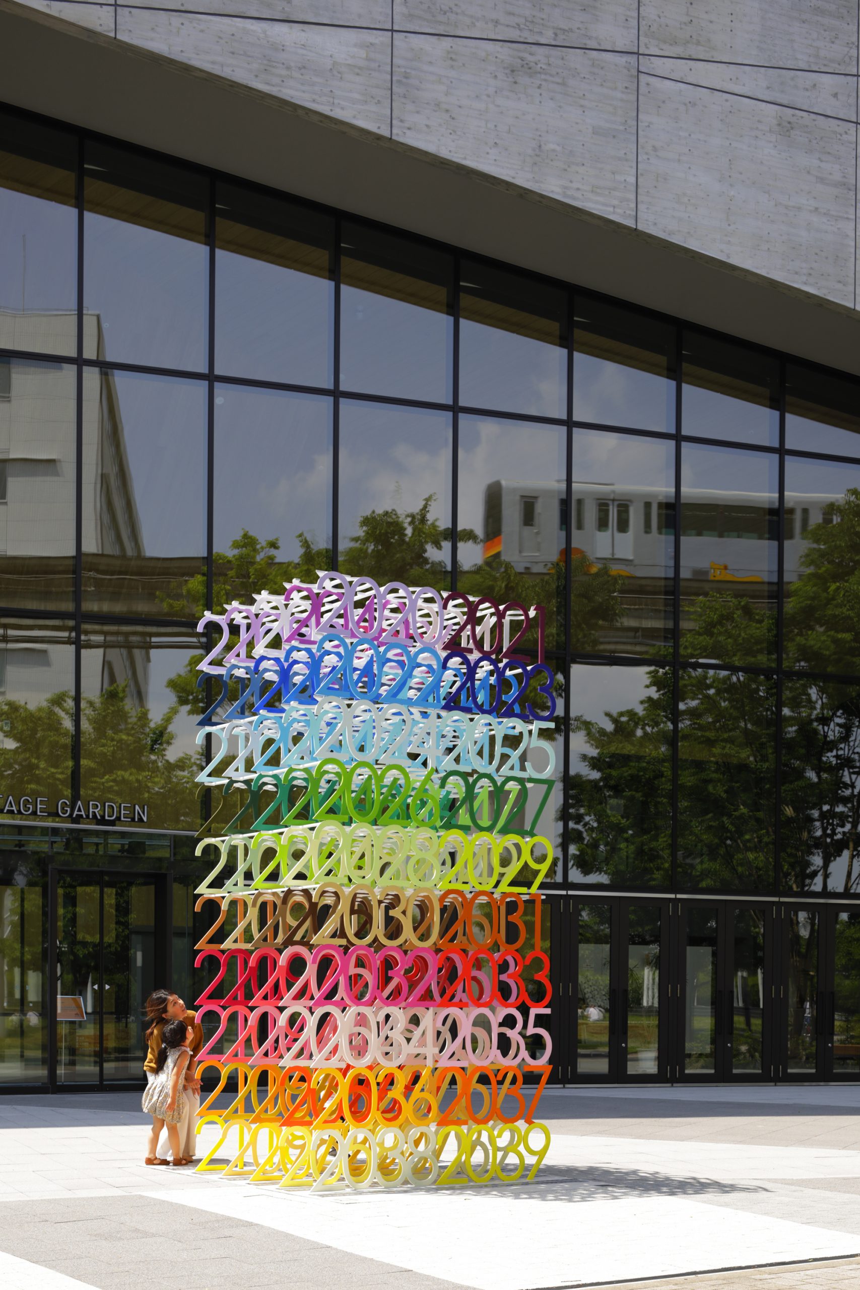 梦幻色彩空间——Emmanuelle Moureaux 的“时间切片”与“未来”雕塑-82