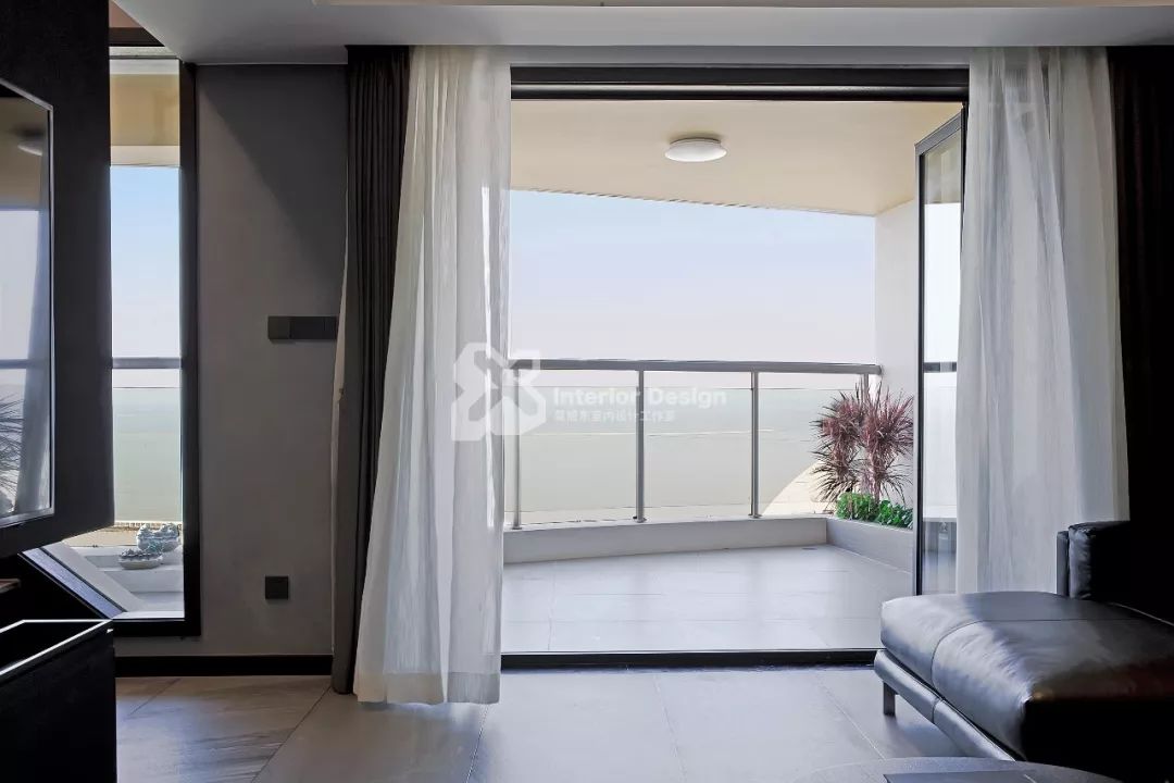 黑白极简,打造 330㎡顶层复式梦空间-79