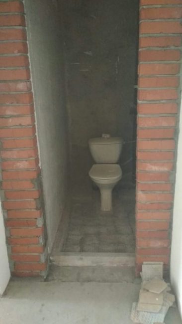 青年与朋友完成的卫生间及浴室北欧风装修-6