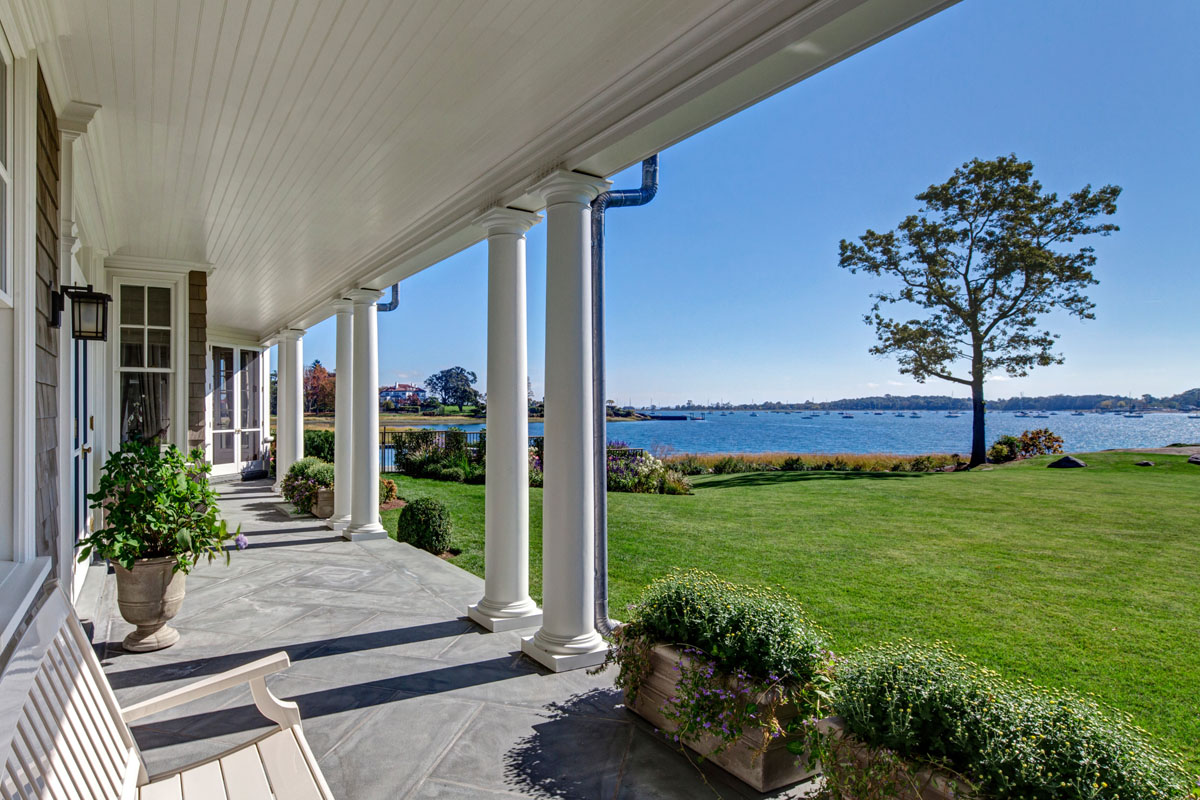 Transitional Beach Style House with New England Charm-20