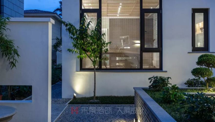 城市中的自然韵律——现代风格独栋别墅设计-11