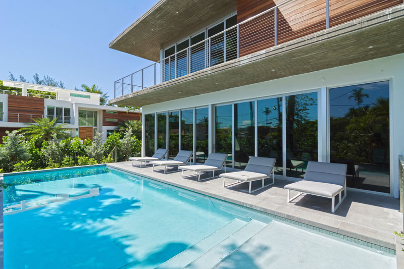 迈阿密棕榈岛上的私人住宅 | 自然光与水景的完美融合-22