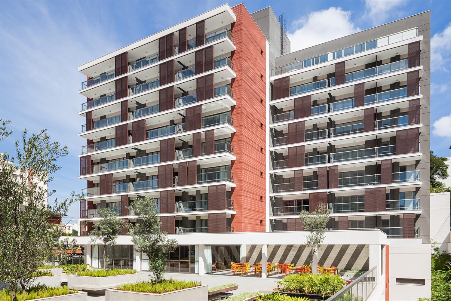 巴西 MEET 项目 | 木质与玻璃的完美结合-2