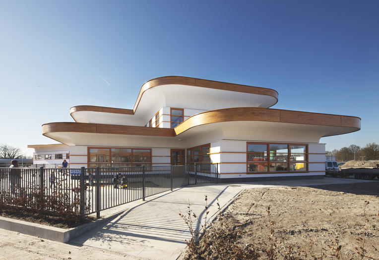 里维伦韦克亲子中心

注：Kindcentrum常见意思是亲子中心、儿童中心 ，Rivierenwijk推测是一个地名，可音译为里维伦韦克 具体翻译可能需结合更详细的背景信息 丨荷兰丨Van der Pol-14