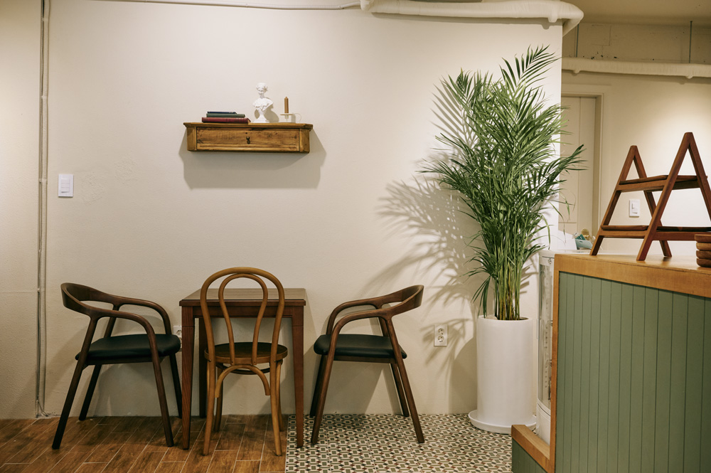 欧式家庭氛围的 15 坪咖啡厅设计-7