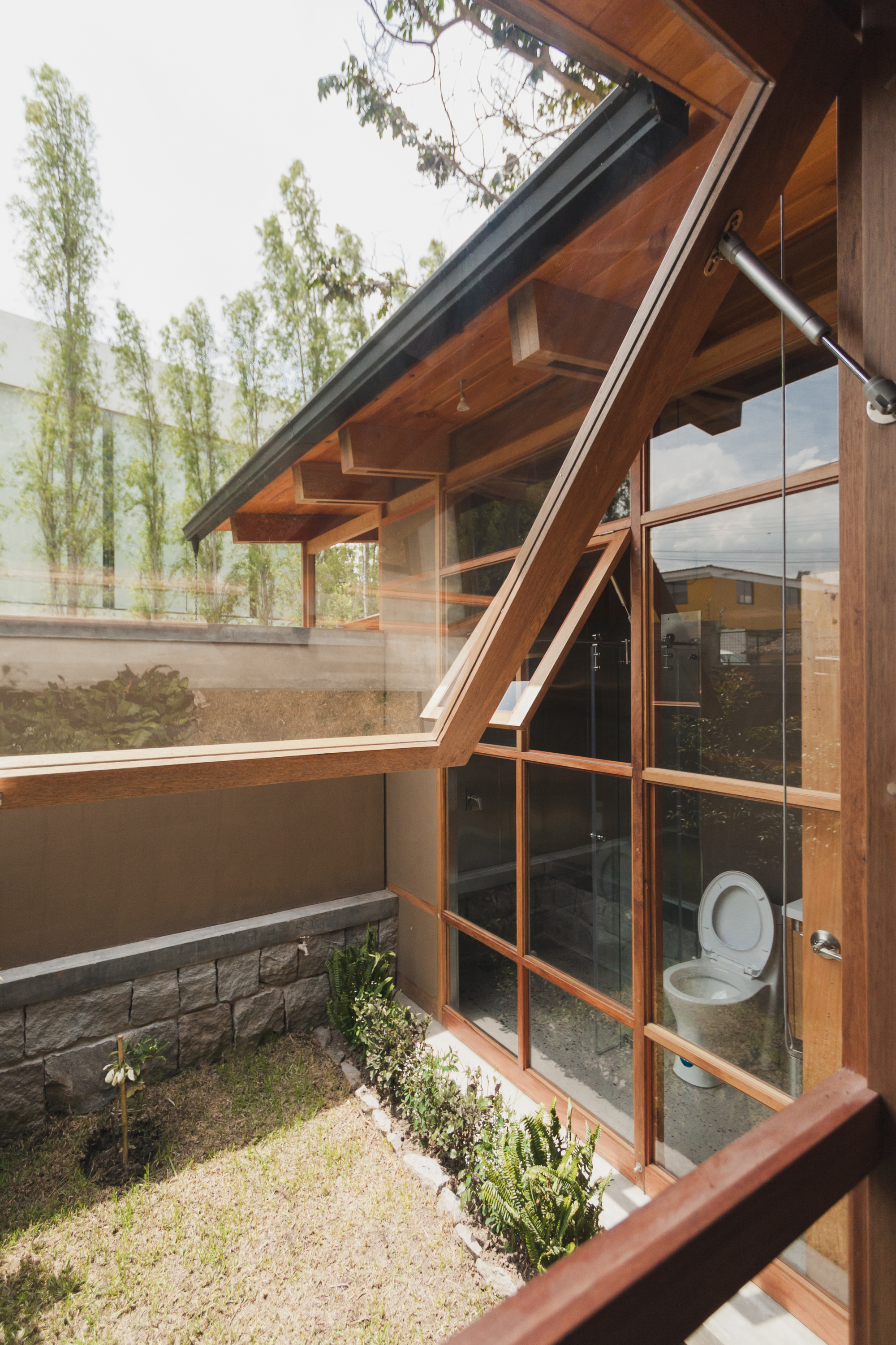 House Among Trees / El Sindicato Arquitectura-40