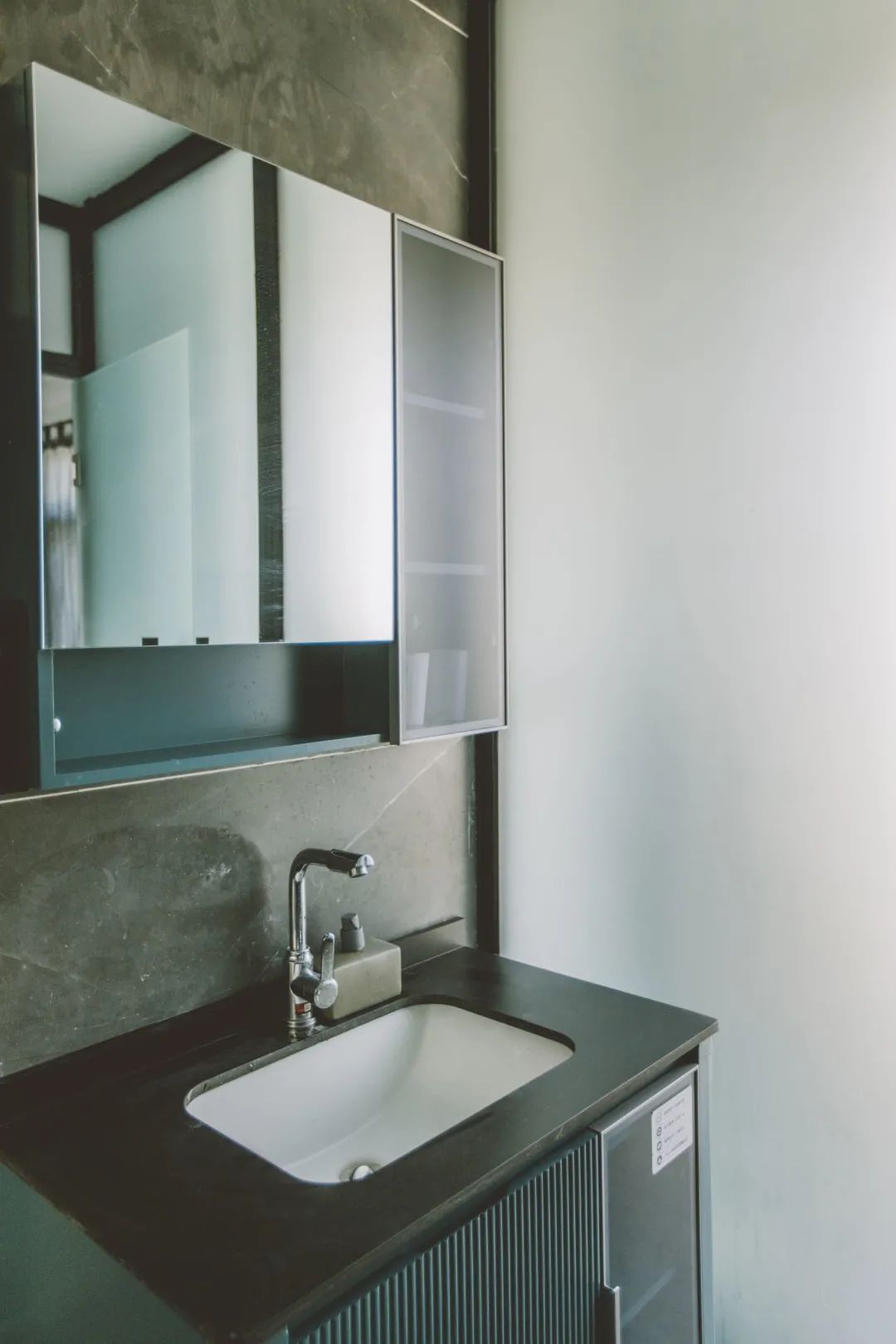 树林中的神仙小院 · 摄影师夫妻 10 万元爆改租住房丨中国北京-59