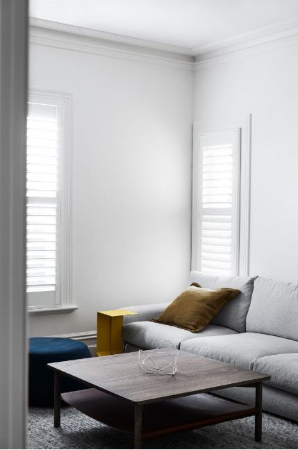 金色的;金黄色的;金的;金制的-181