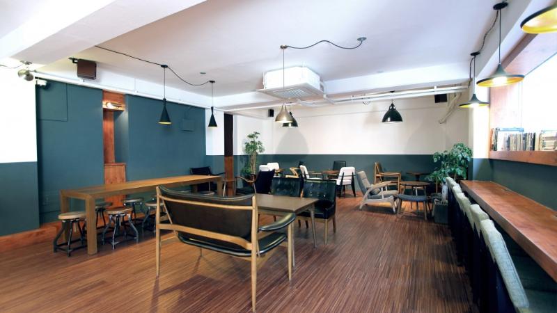 25 平迷你咖啡馆，极简空间里的设计魅力-3