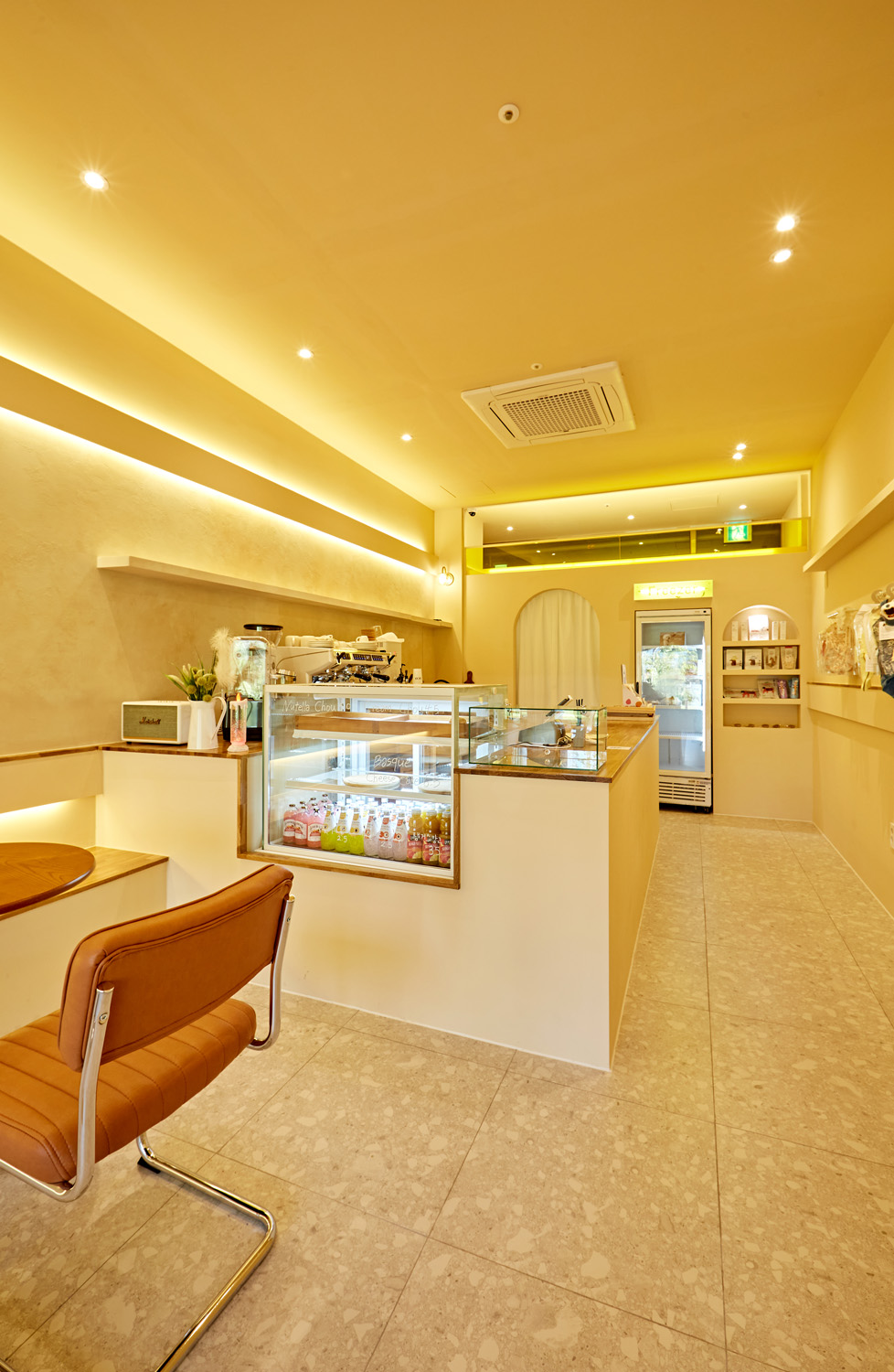 韩咖啡店设计 | 照明点亮 14 平空间-13