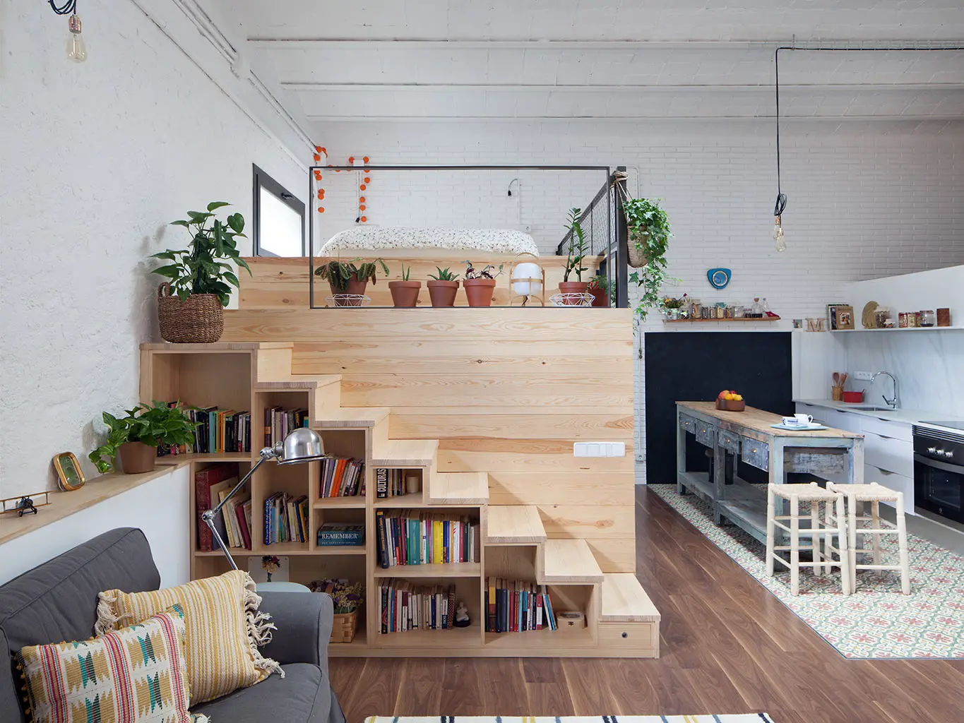 巴塞罗那 20 世纪初建筑中的时尚阁楼-3