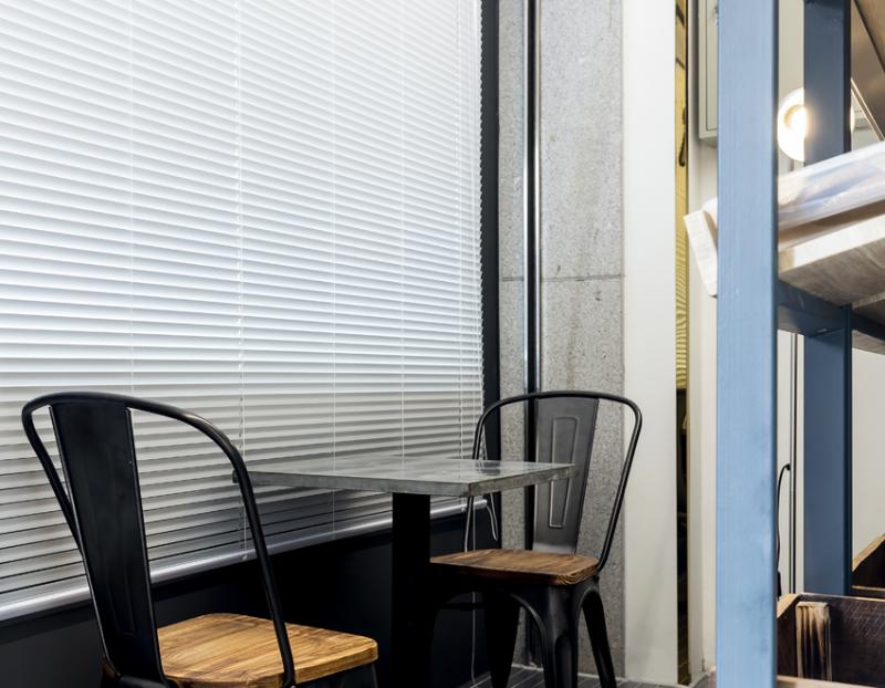 首尔简约风 13 坪咖啡厅设计-9