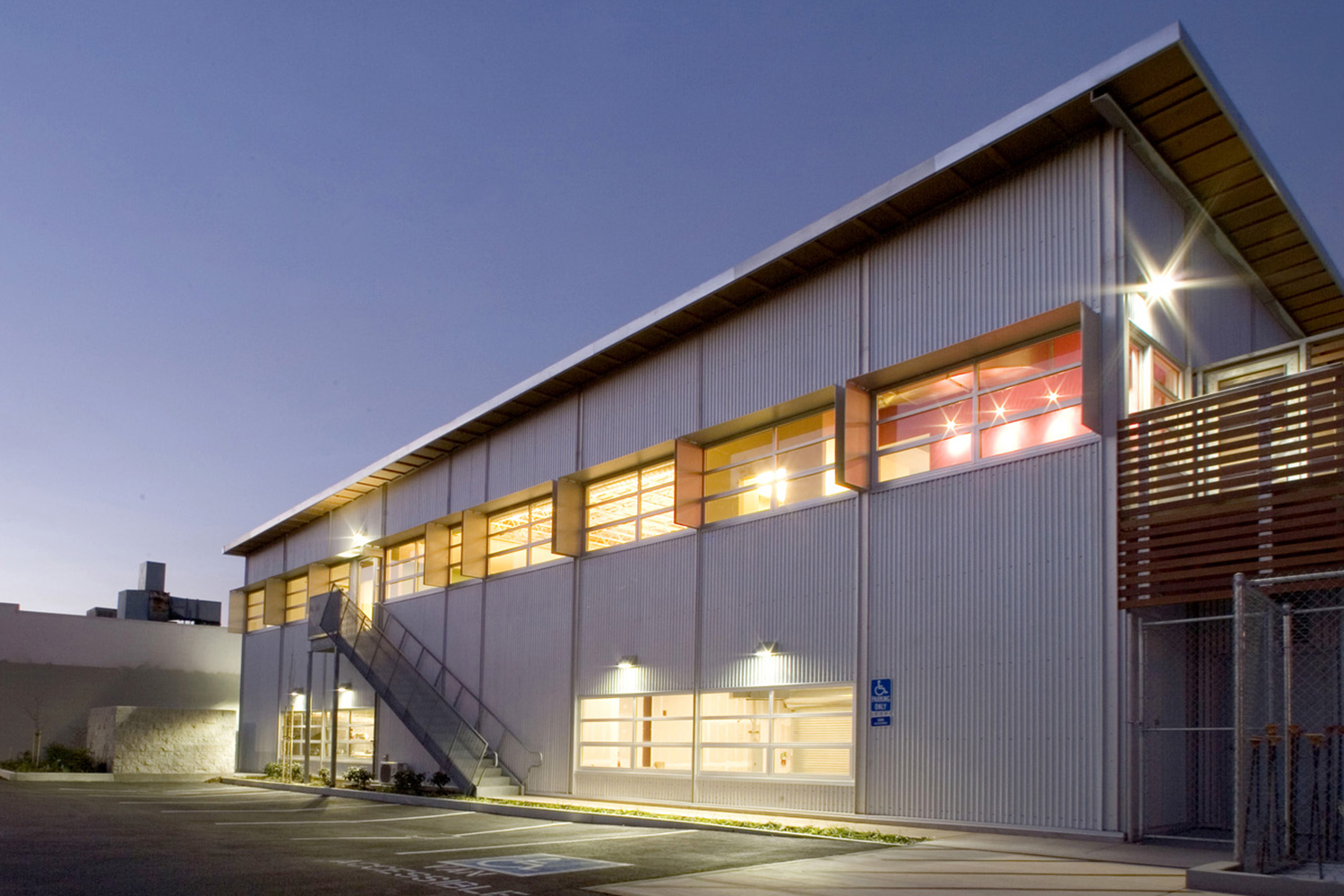 旧金山 20 世纪工业风绿色办公楼-20