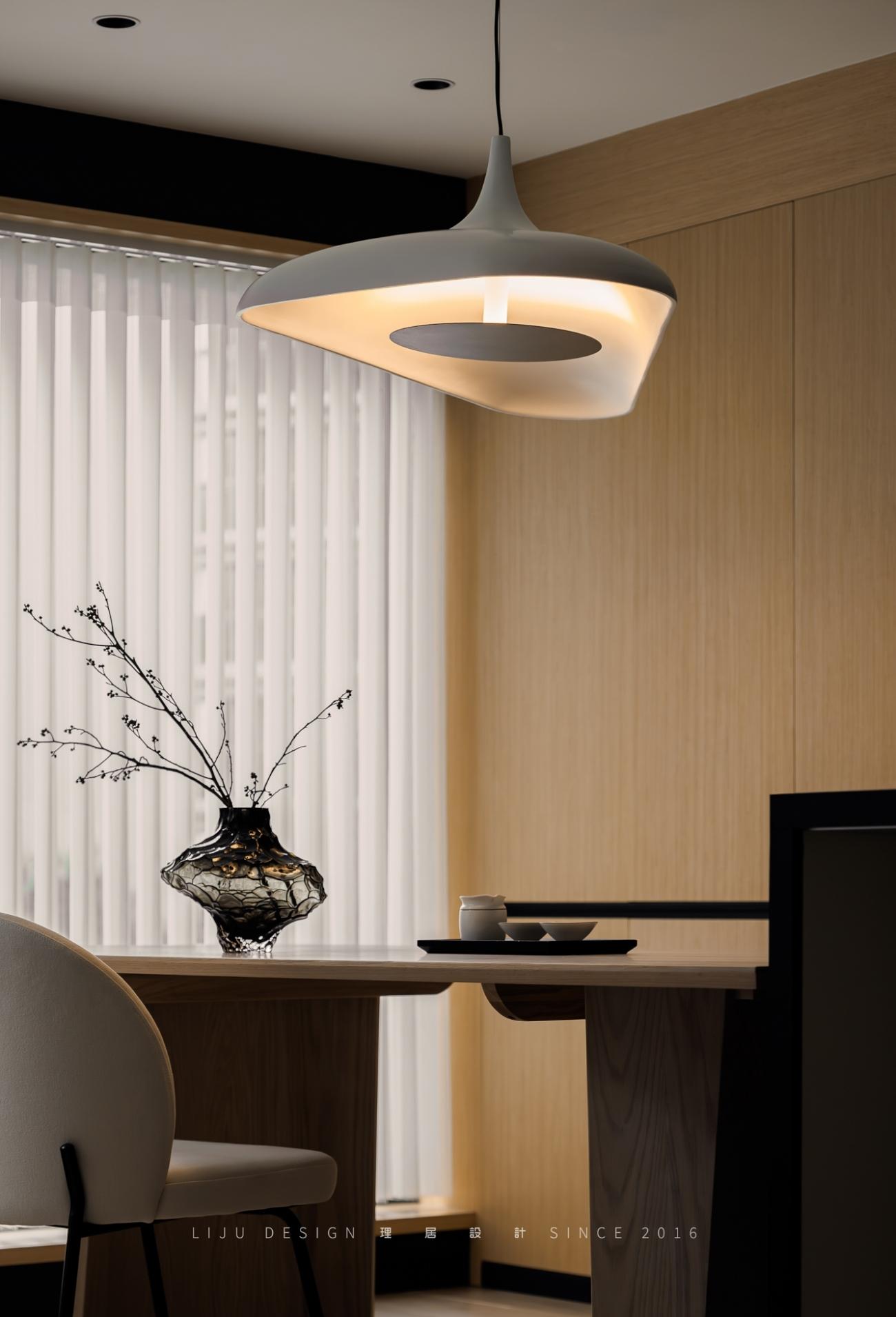 挪楼梯,借天光,还原五缘湾 230㎡复式的大宅感丨中国厦门丨理居设计-31