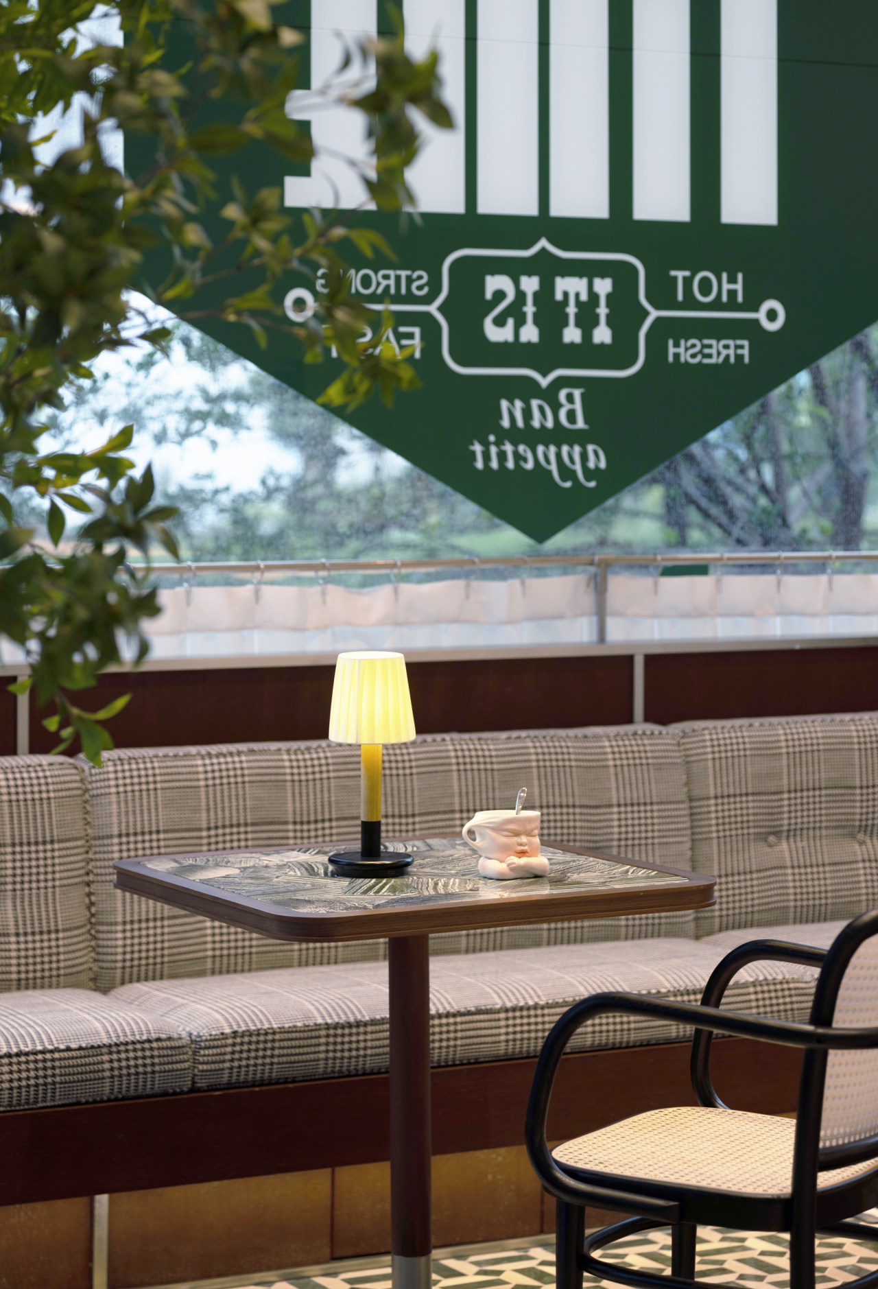 华润置地上海中环置地中心·望雲项目咖啡BOX丨中国上海丨软装矩阵纵横,硬装东木筑造-17