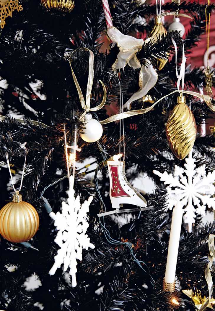 黑色圣诞树助力丹麦哥本哈根公寓独特设计-3