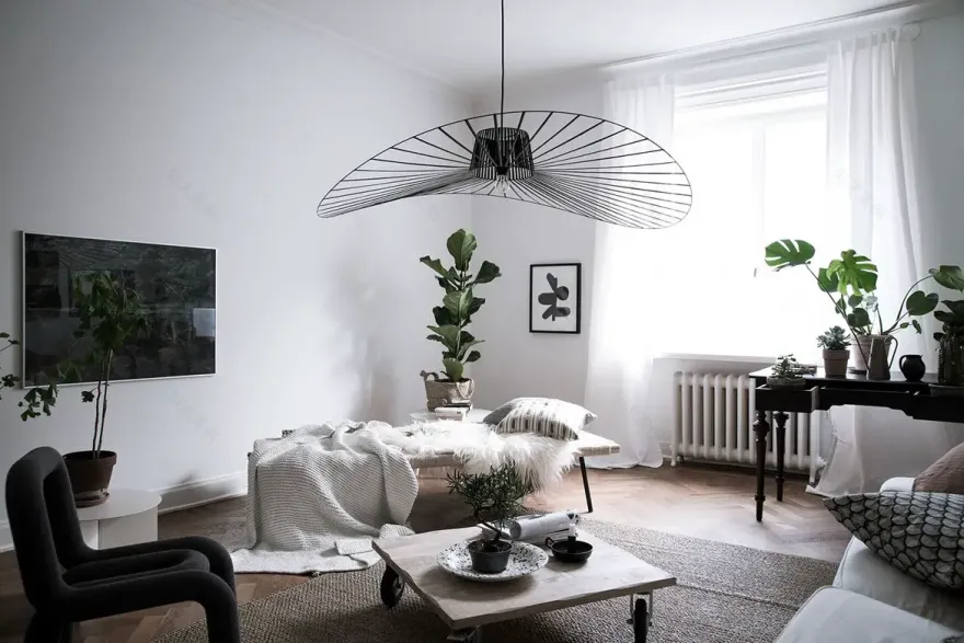 悬浮魅力 | Petite Friture 黑色吊灯设计-1