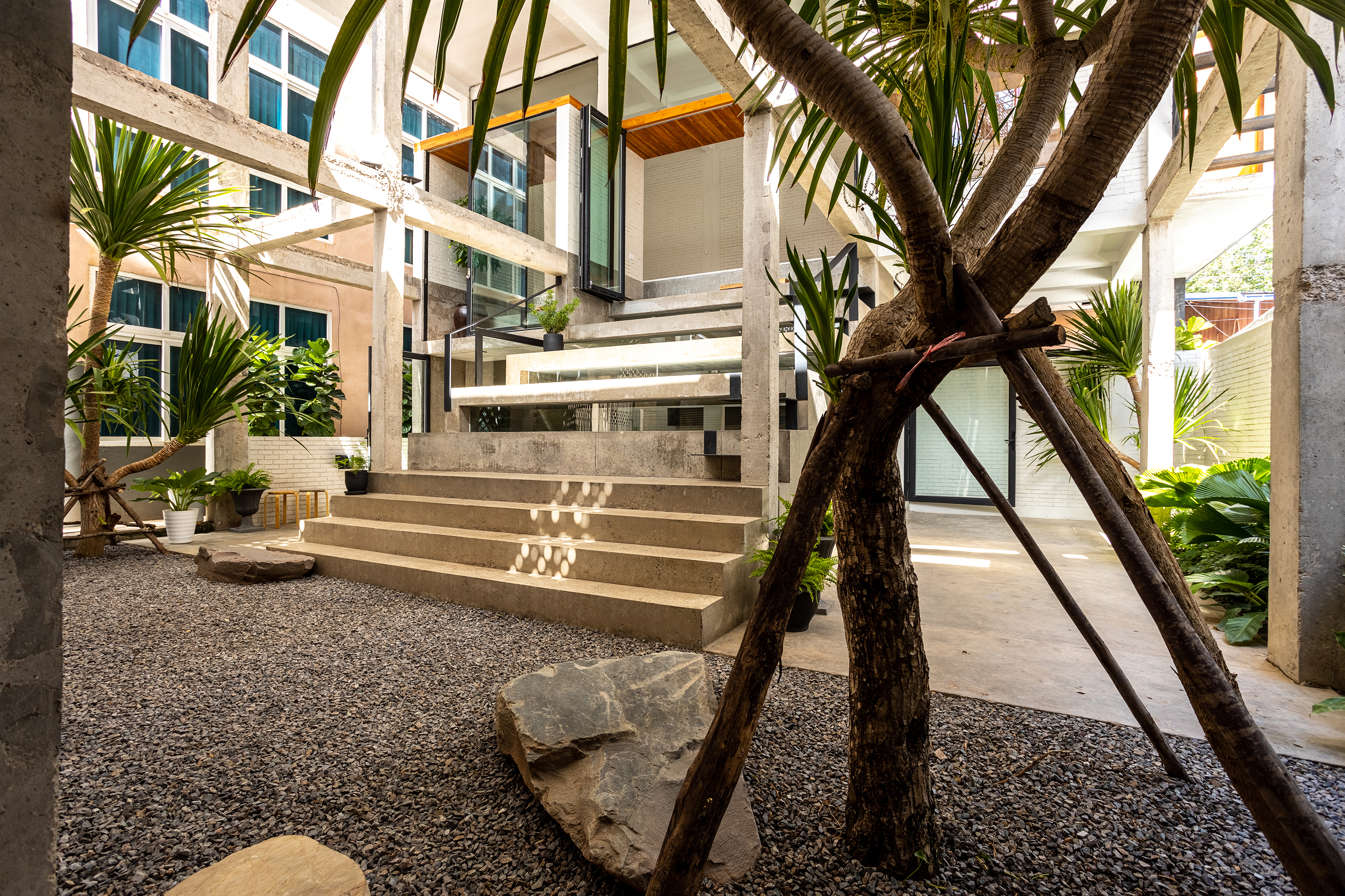 “S·O·S“雕塑空间 · SAOLA 建筑师的家庭住宅改造丨SAOLA ARCHITECTS-23