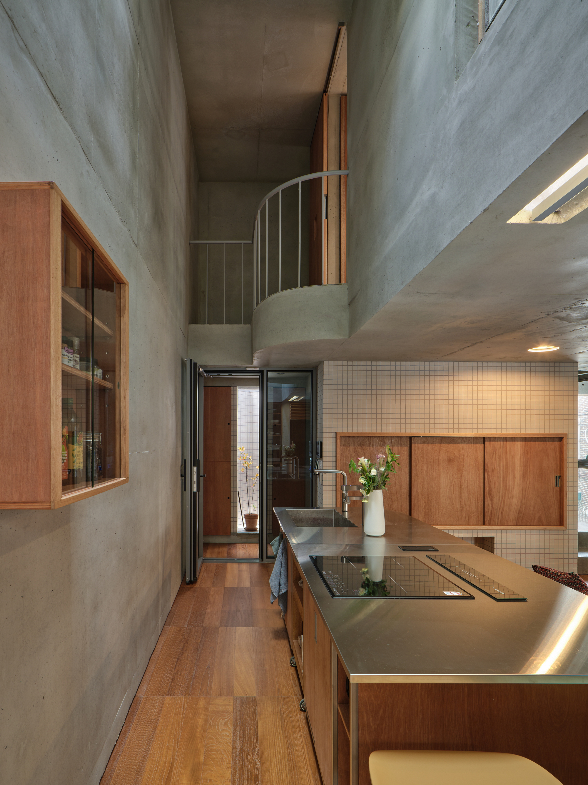 A Model of Sporadic Thoughts / FHHH friends-11