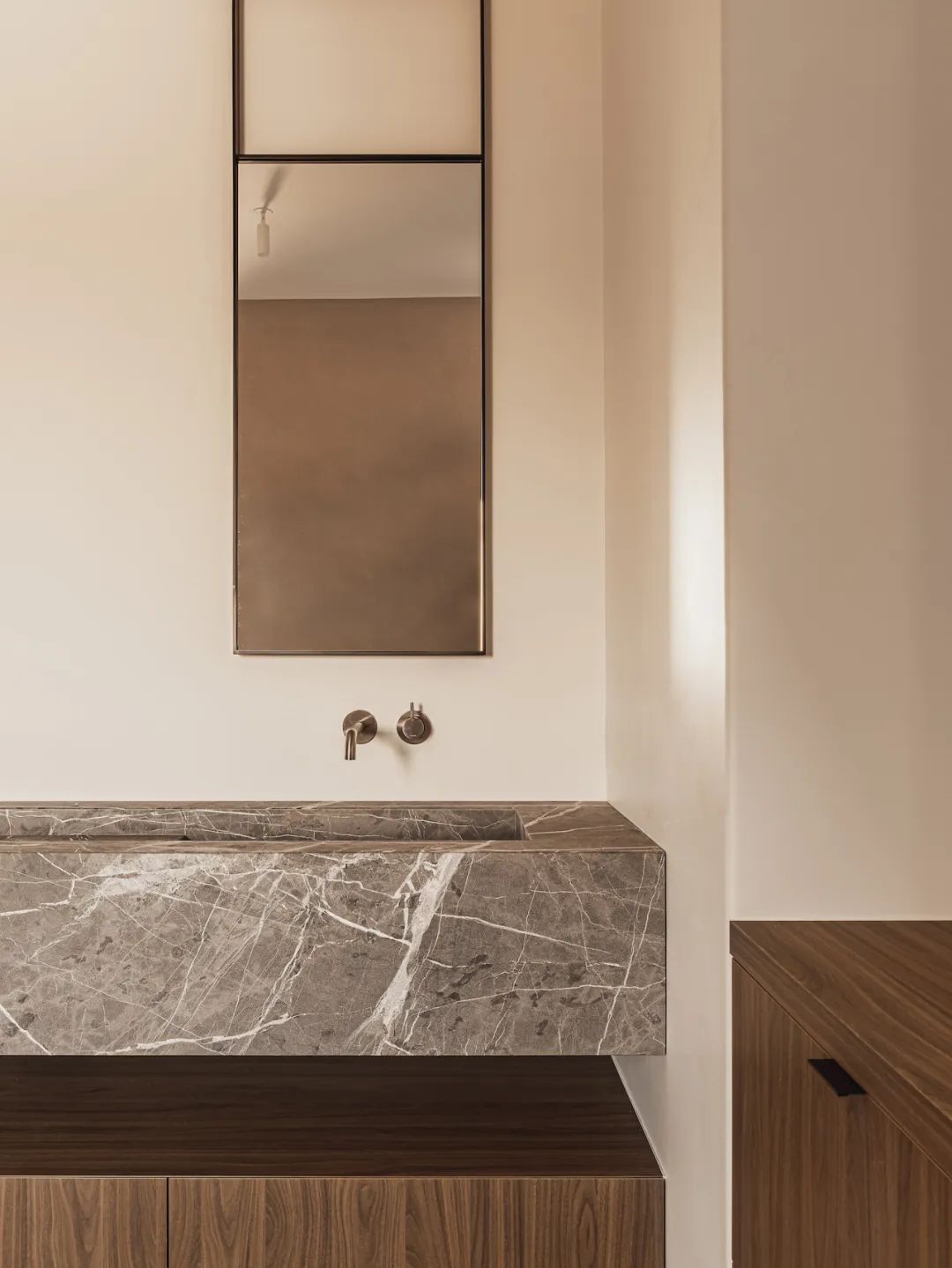 绿色 Verde Alpi 大理石的温暖之家丨比利时丨比利时设计师 Laura Calleeuw-22