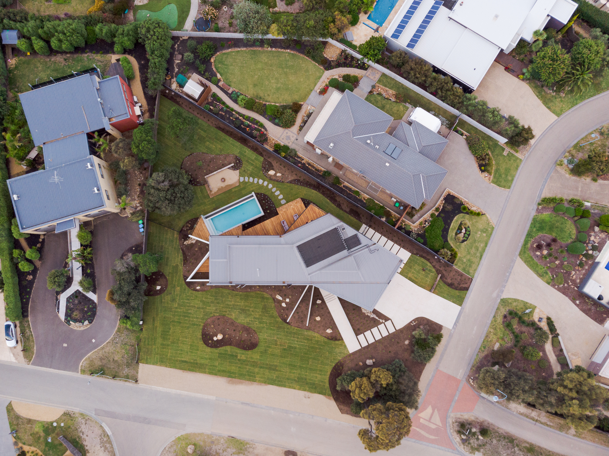 Three Angle House / Megowan Architectural-54