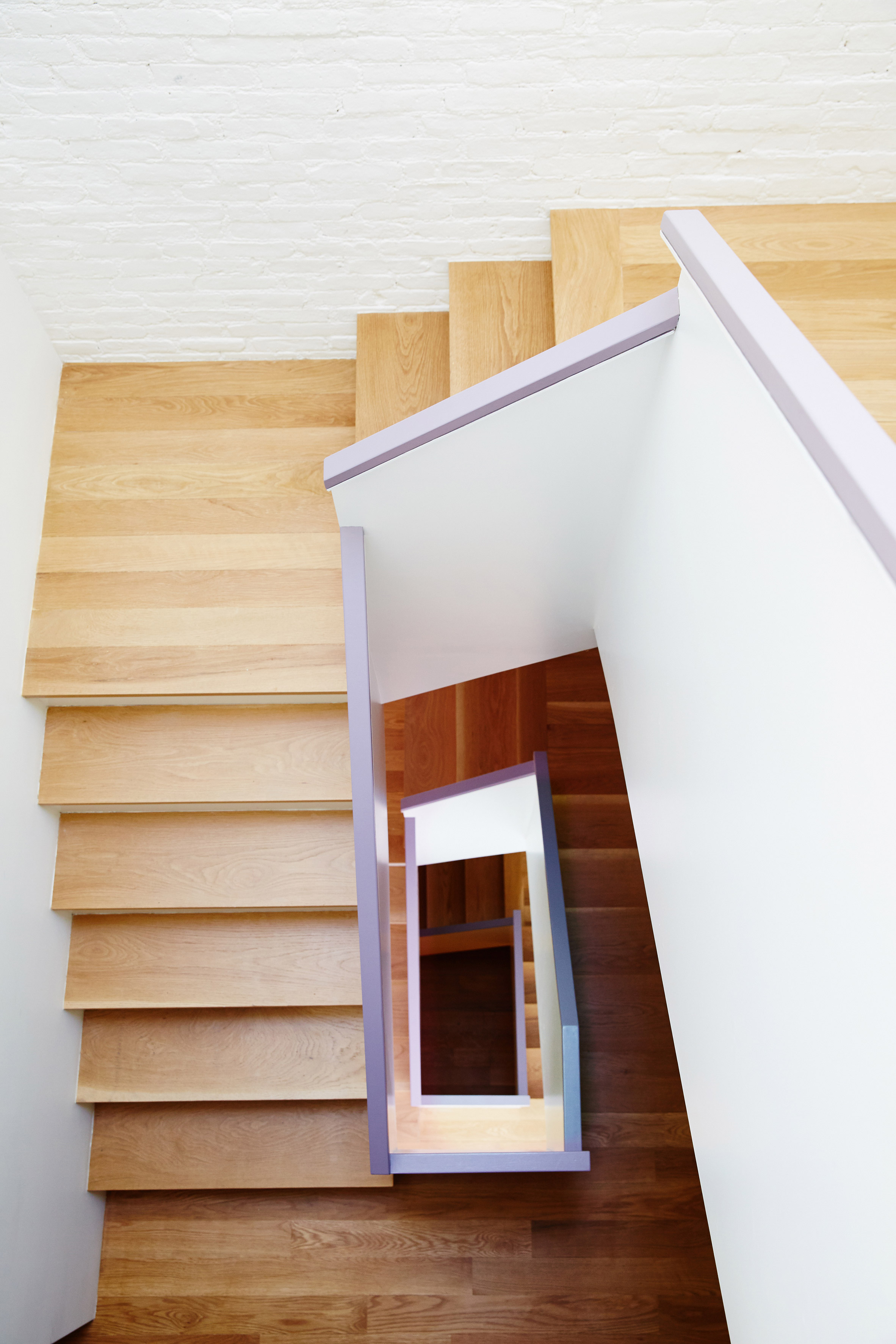 GRT Architects creates fluted glass stairwell for skinny Brooklyn townhouse | Dezeen-8
