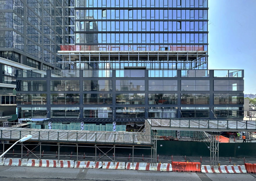606 West 30th Street's Glass Façade Nears Completion in West Chelsea, Manhattan - New York YIMBY-17