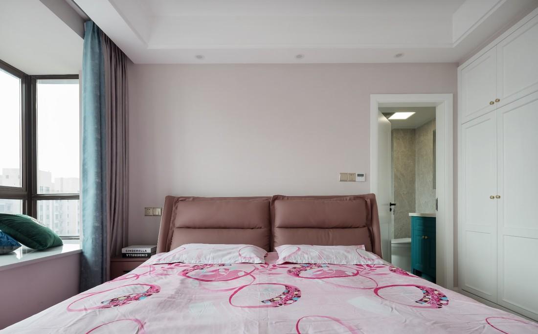 极简空间中的温润原木与神秘美感-18