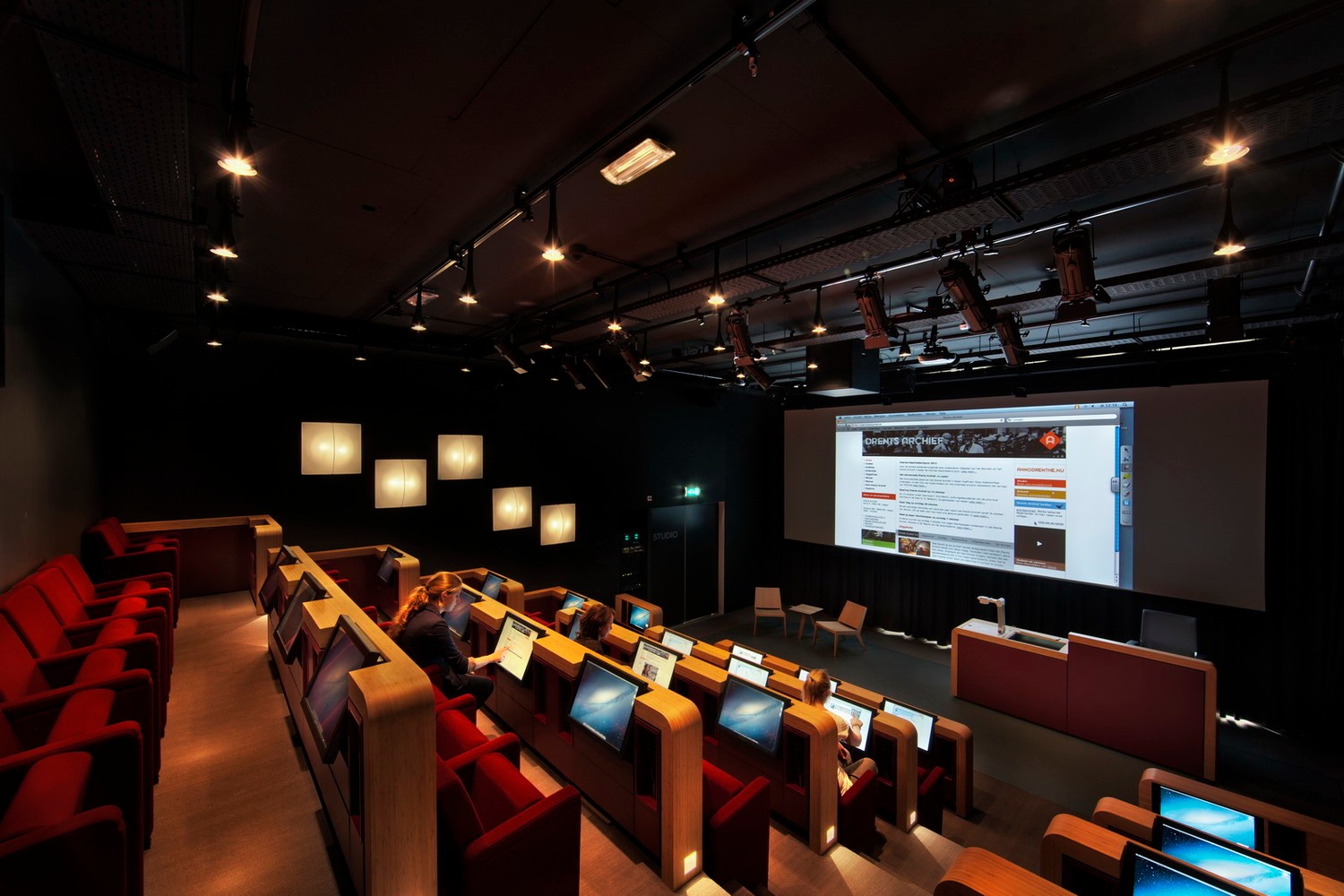 阿森 Drents 档案所 | 传统建筑的现代新生-23