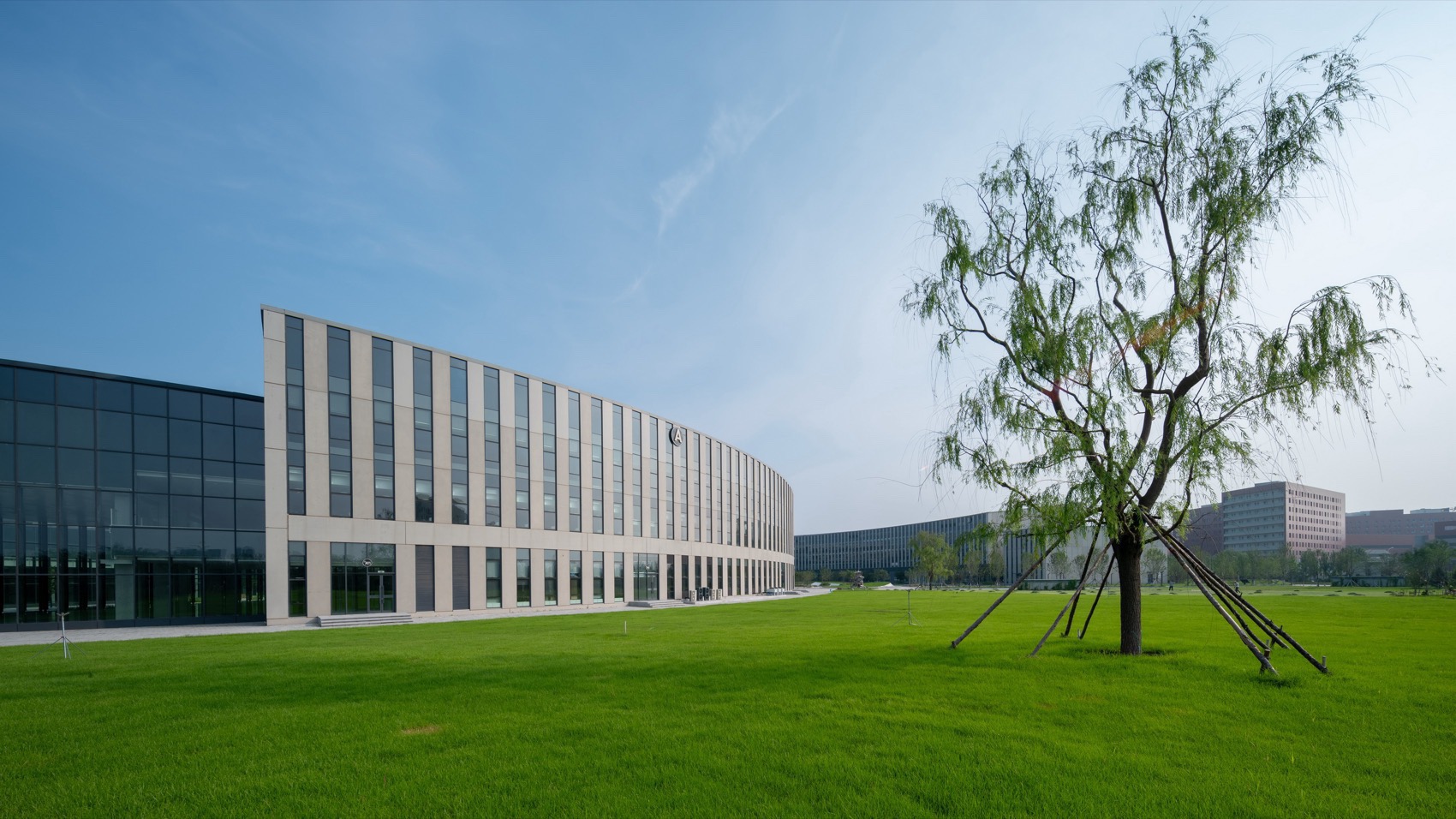 建筑“融于”景观·沈阳材料科学国家研究中心生长之园丨中国沈阳丨日本鹿岛建设株式会社,中国中建设计集团,R  land北京源树景观-6