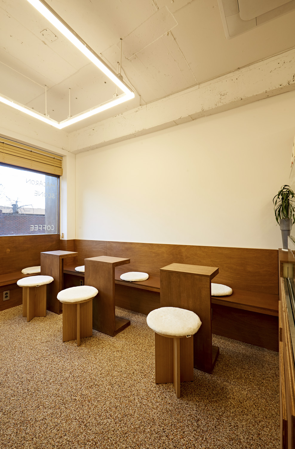 15 坪卡啡小馆，精致温馨的室内设计-10