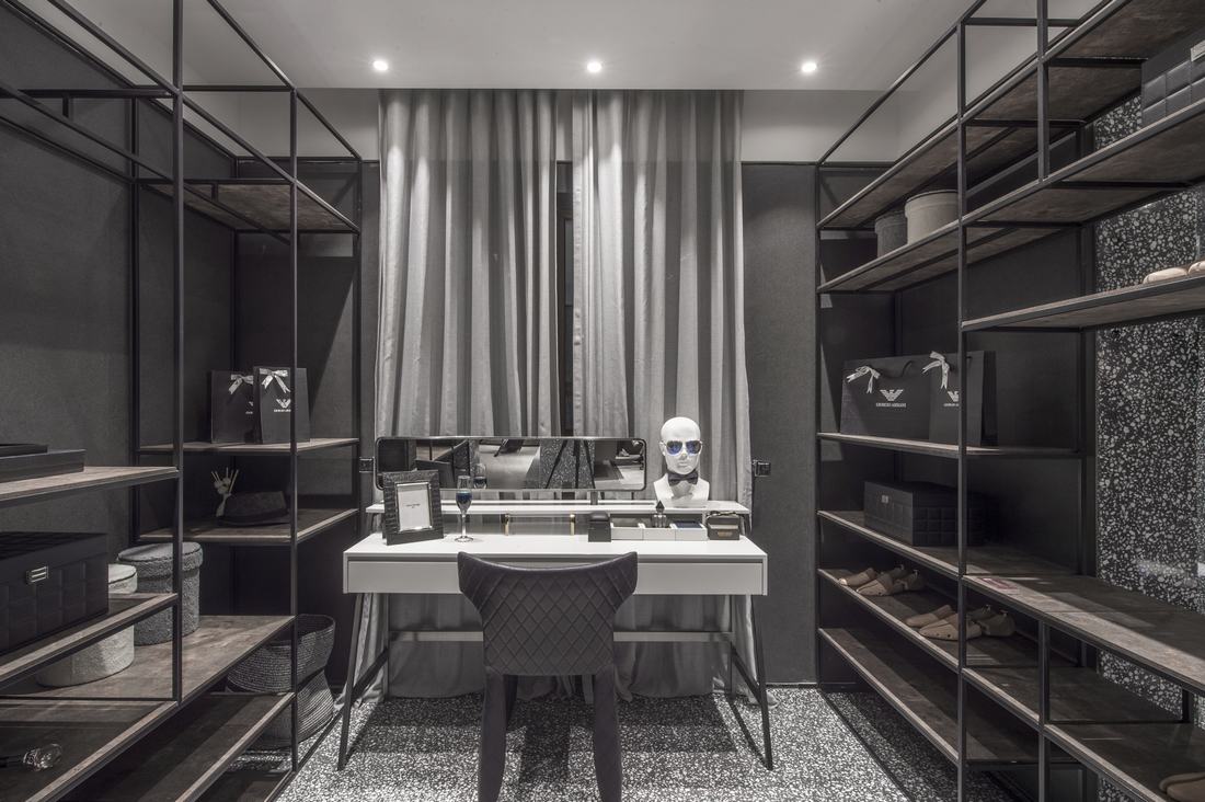 140平米爆改为一室，宠物鲨鱼的黑白世界极简至极-25