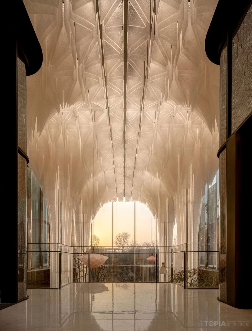 新作 DIA —— 写意山水 · 落日熔金「北京·华润置地 臻澐四季花厅 Urban luxury natural art」丨中国北京丨GAD吴轩-18